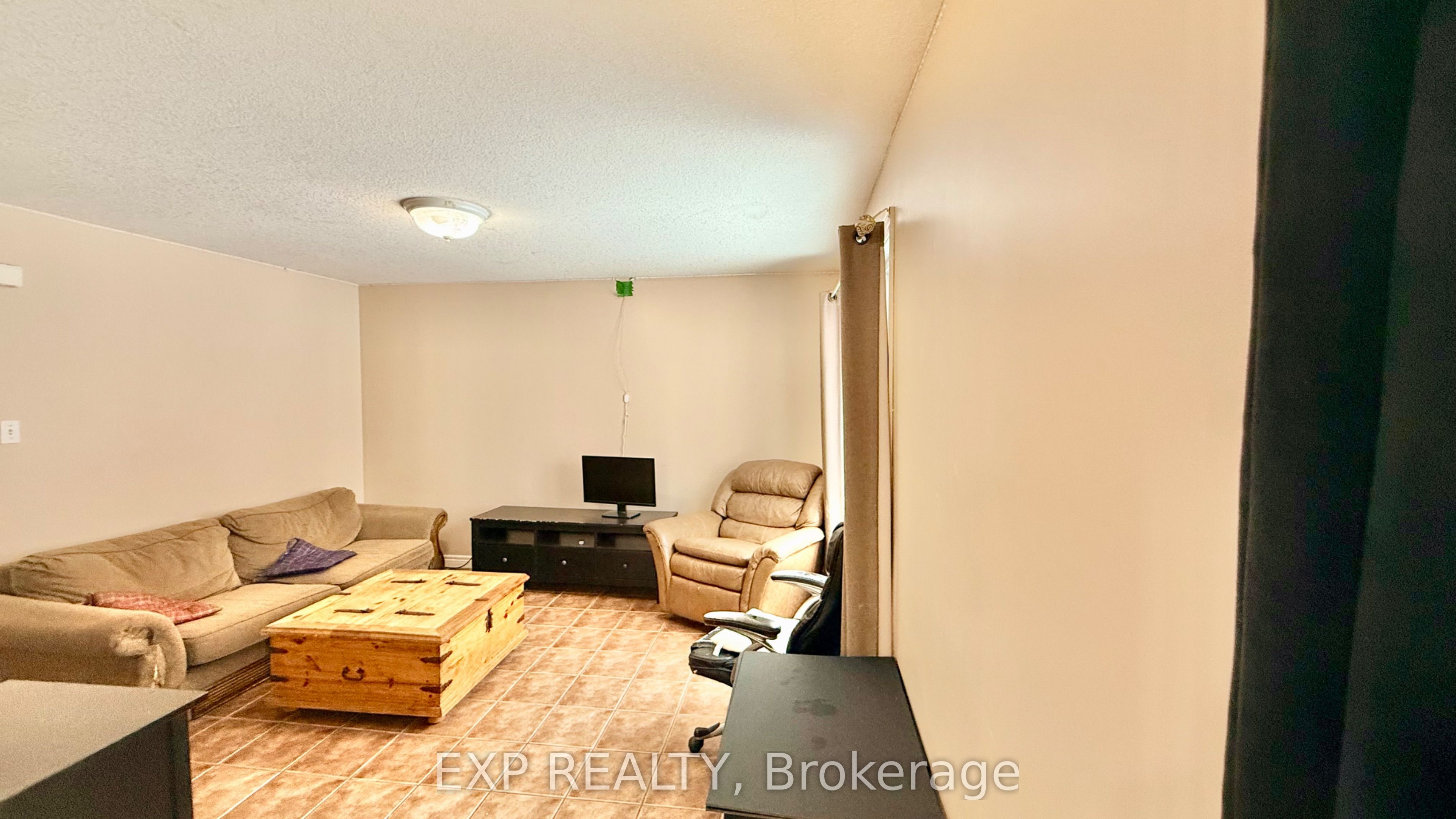 16 Marshall Street Property Photo 3