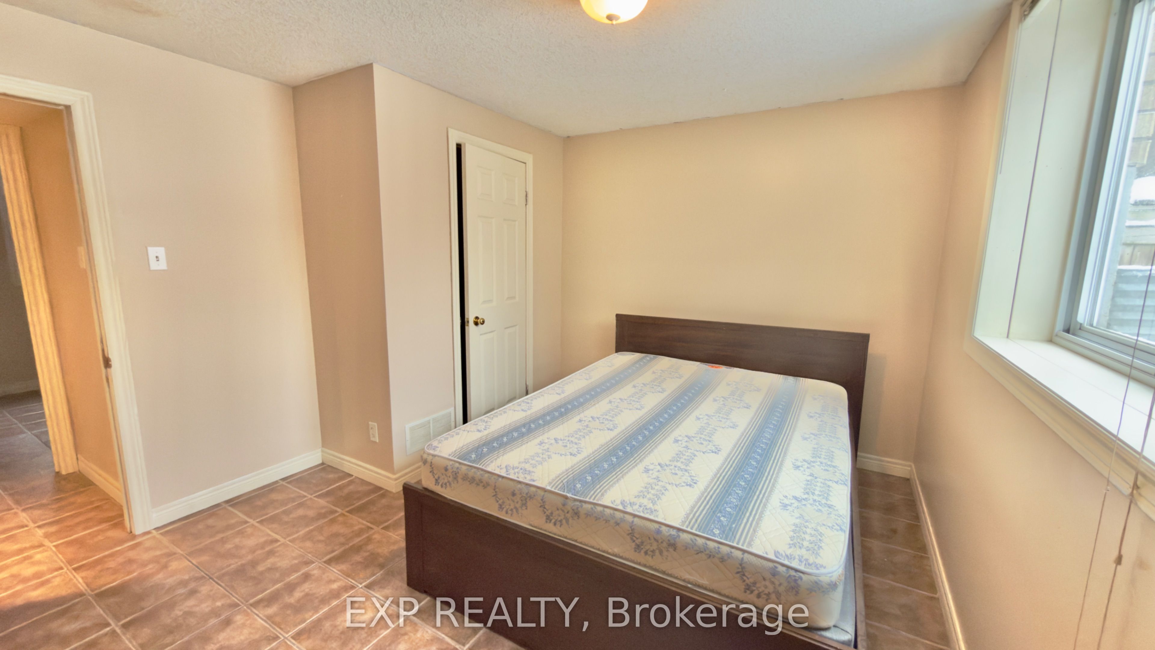 16 Marshall Street Property Photo 18