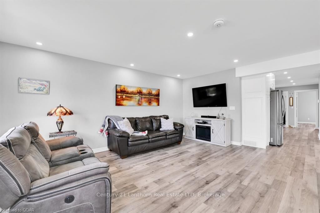 63 Livingstone Avenue E Property Photo 8