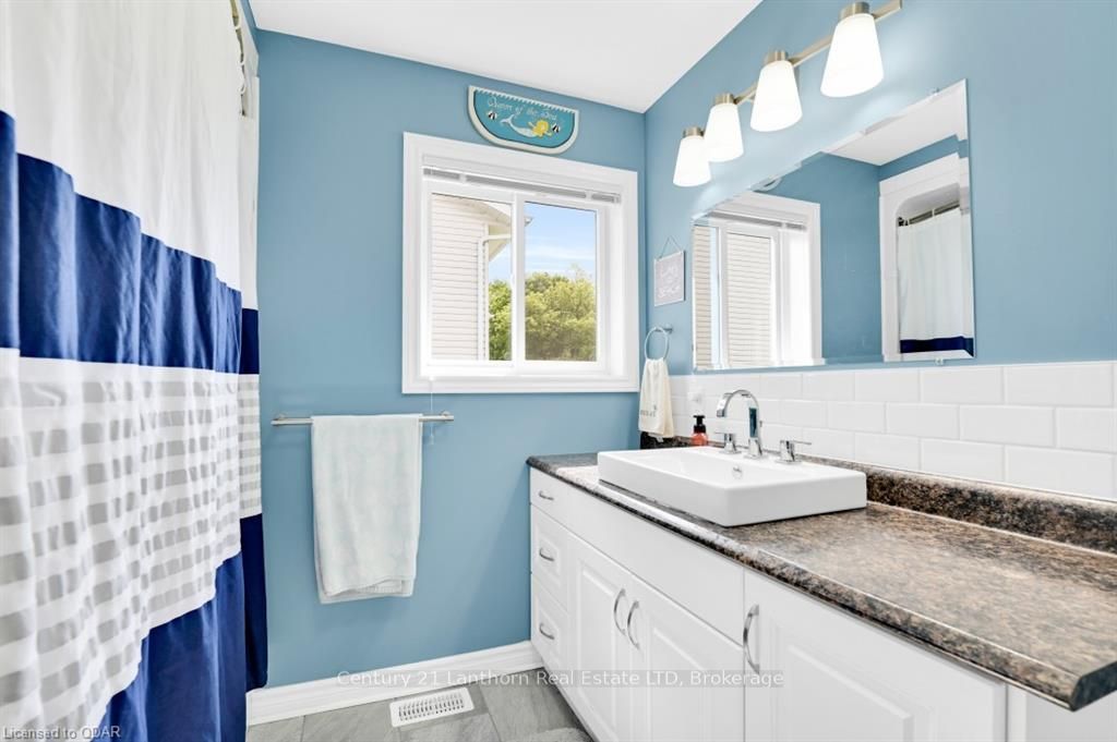 63 Livingstone Avenue E Property Photo 20