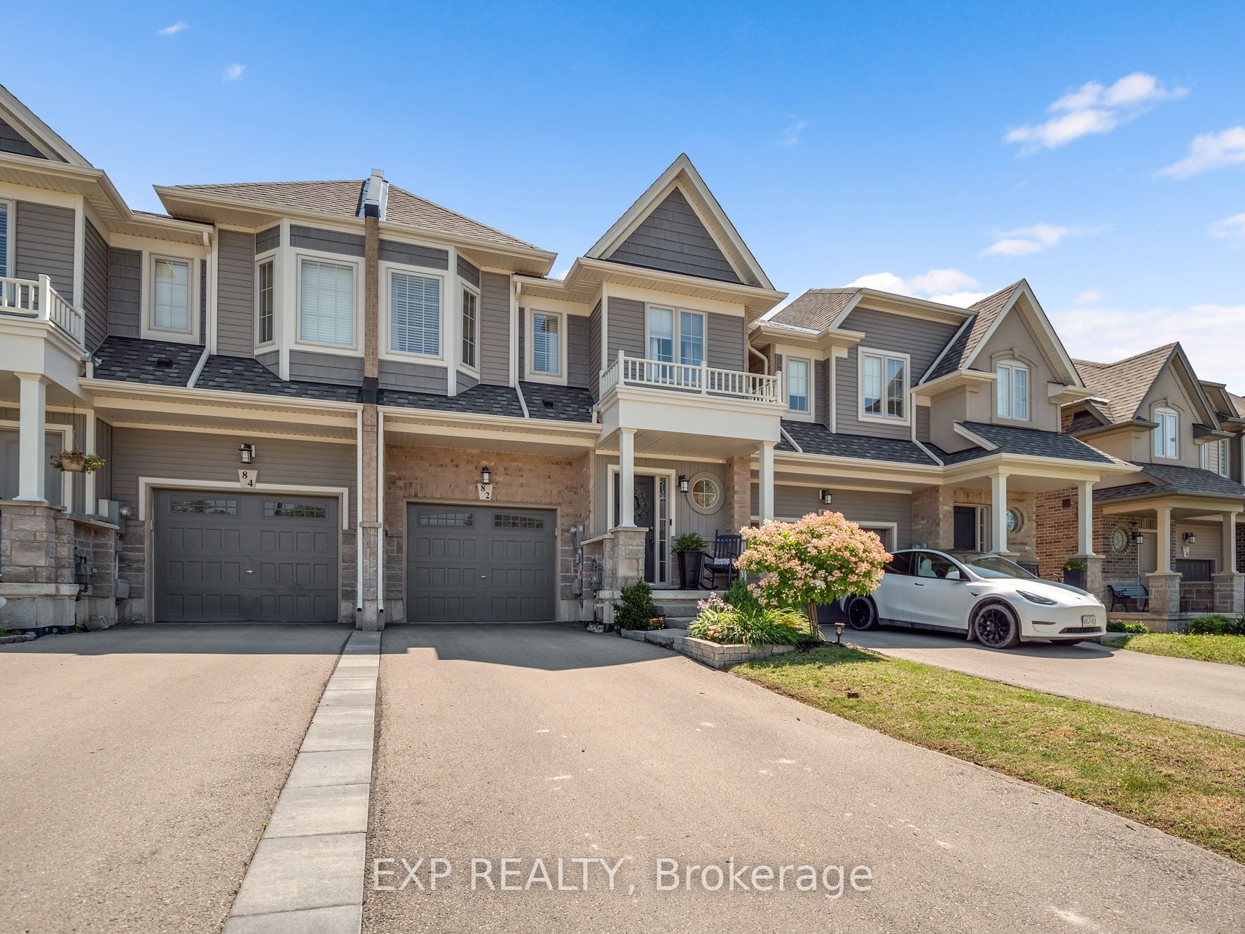 82 Dennis Drive Property Photo 2