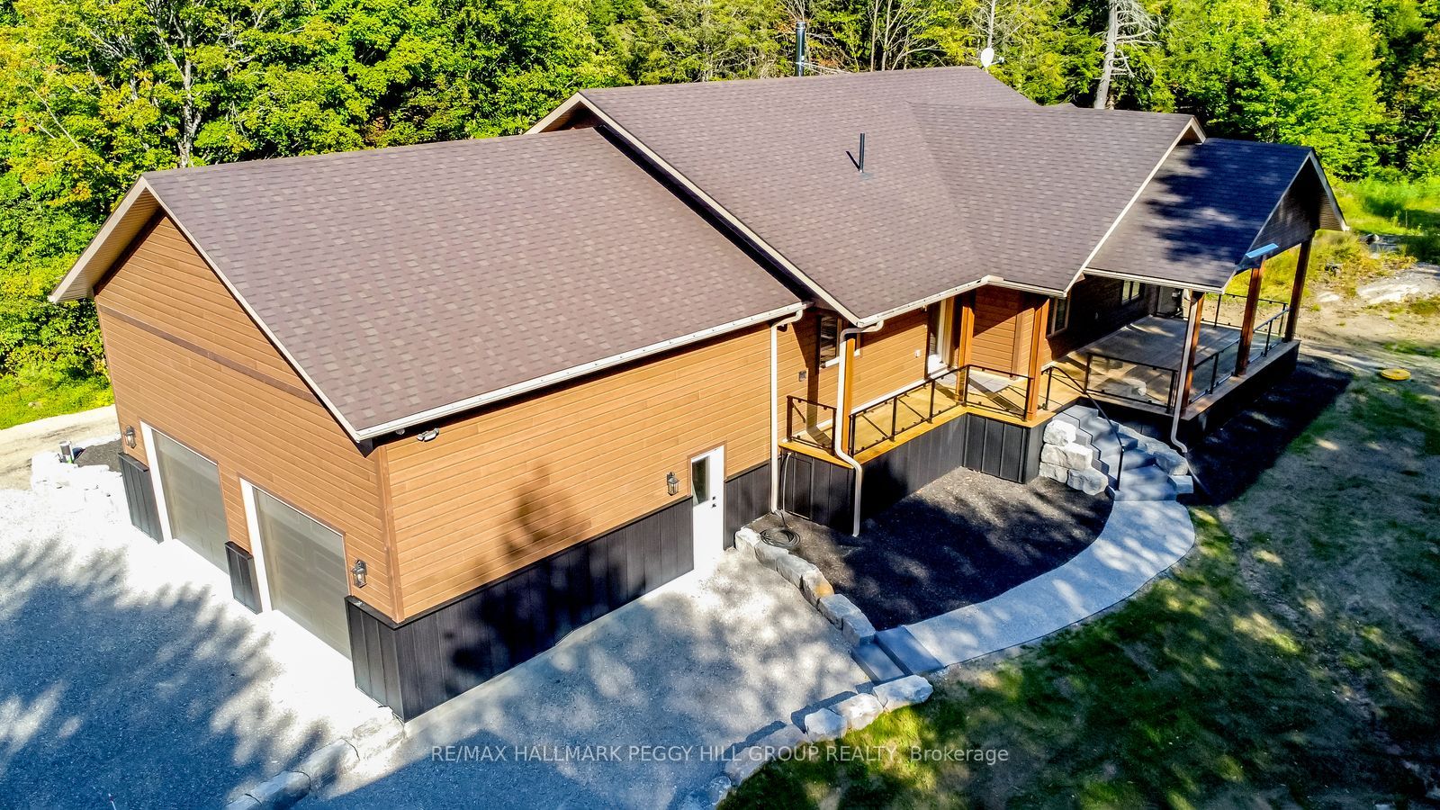 4571 Aspdin Road Property Photo 2