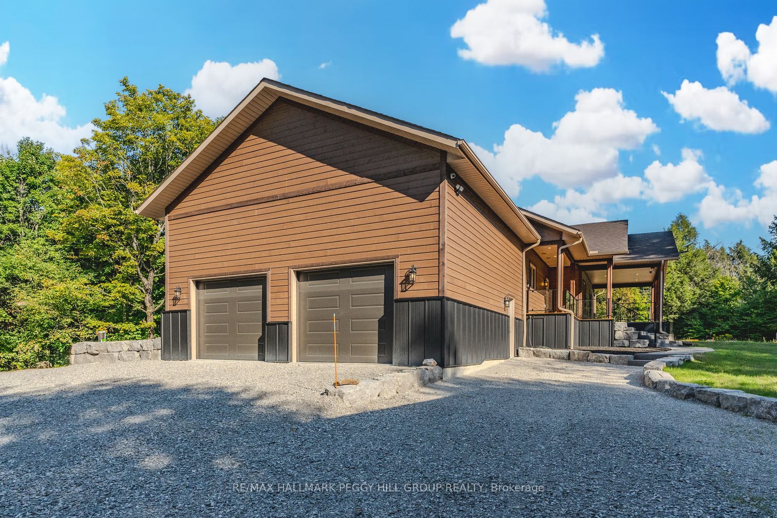 4571 Aspdin Road Property Photo 3