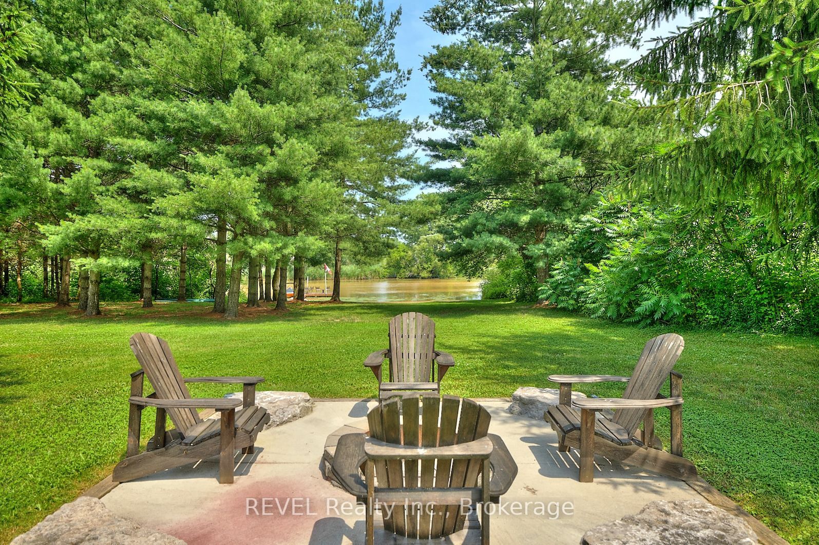 9695 Grassy Brook Road Property Photo 3