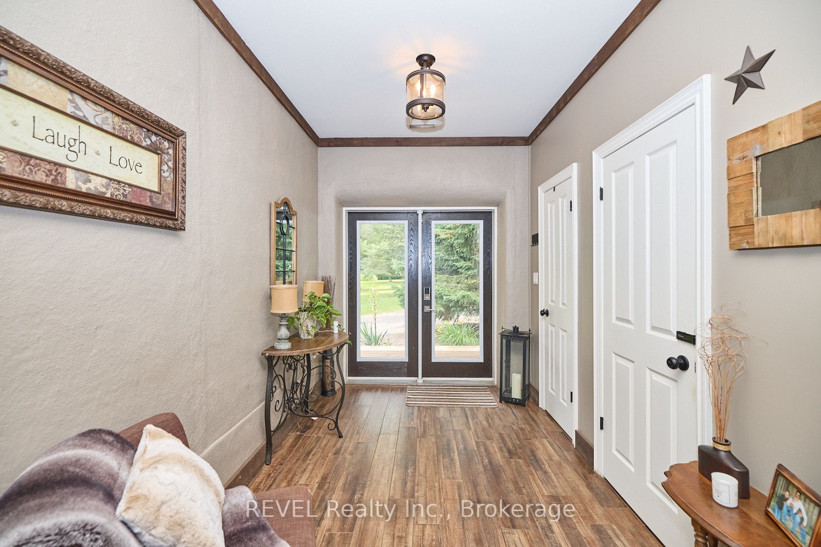 9695 Grassy Brook Road Property Photo 12