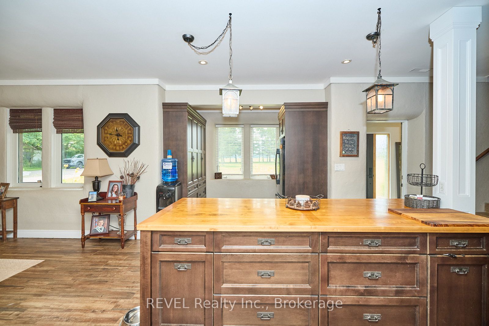 9695 Grassy Brook Road Property Photo 23