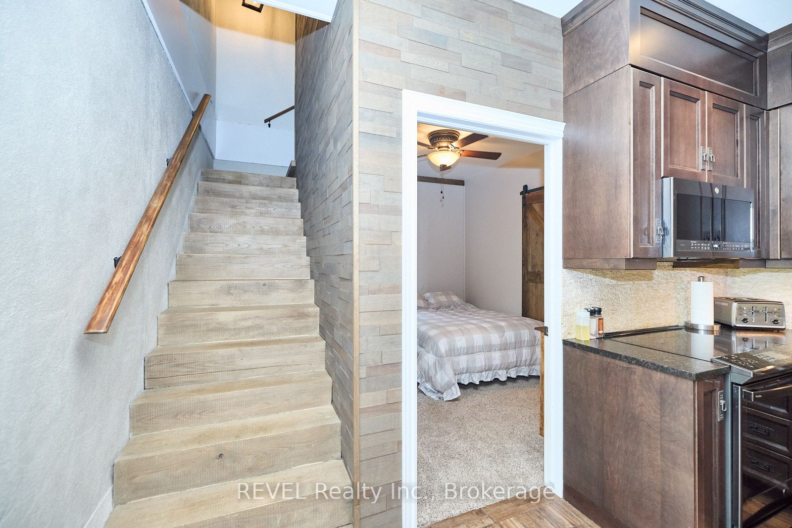 9695 Grassy Brook Road Property Photo 29