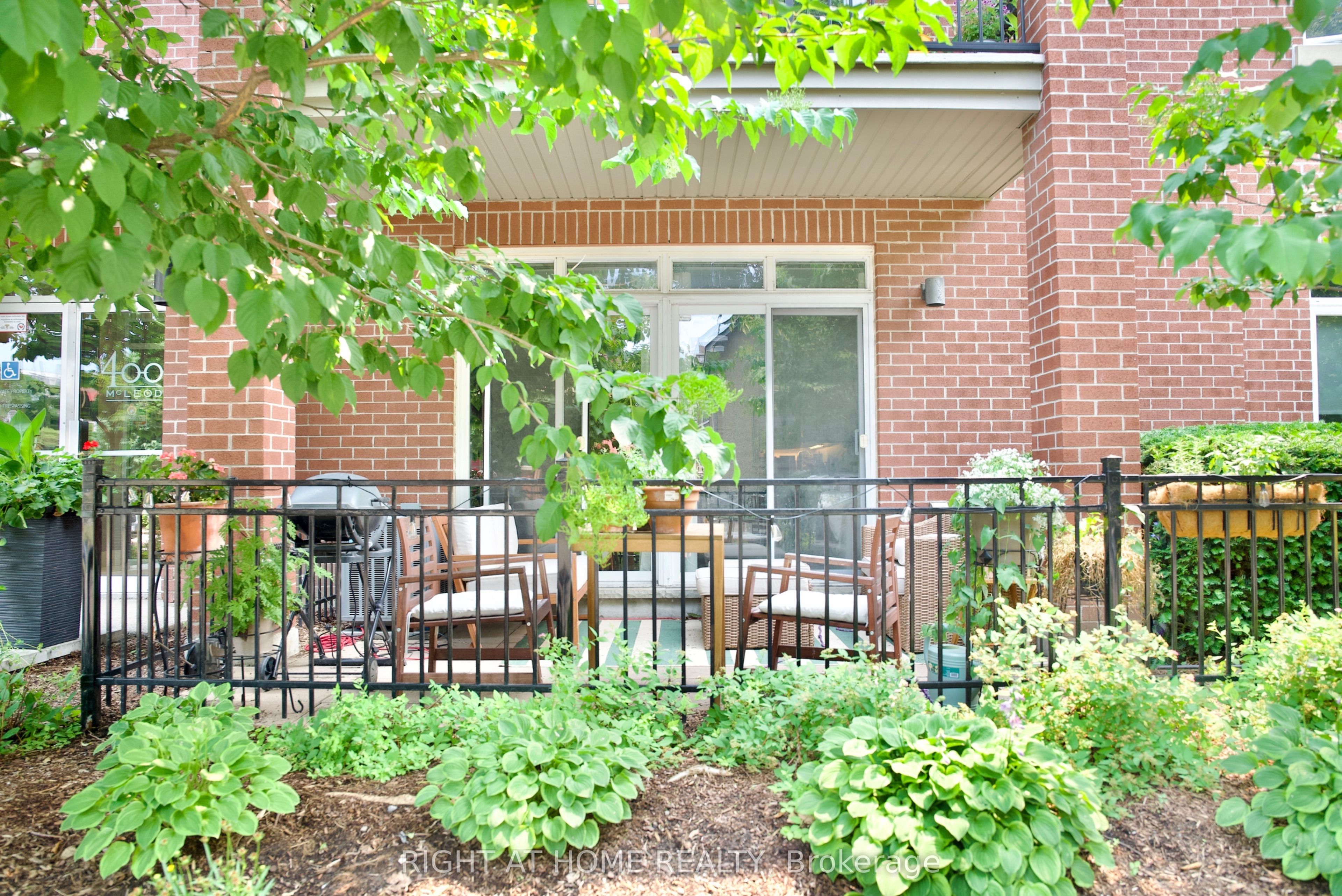 400 Mcleod Street 109 Property Photo 3