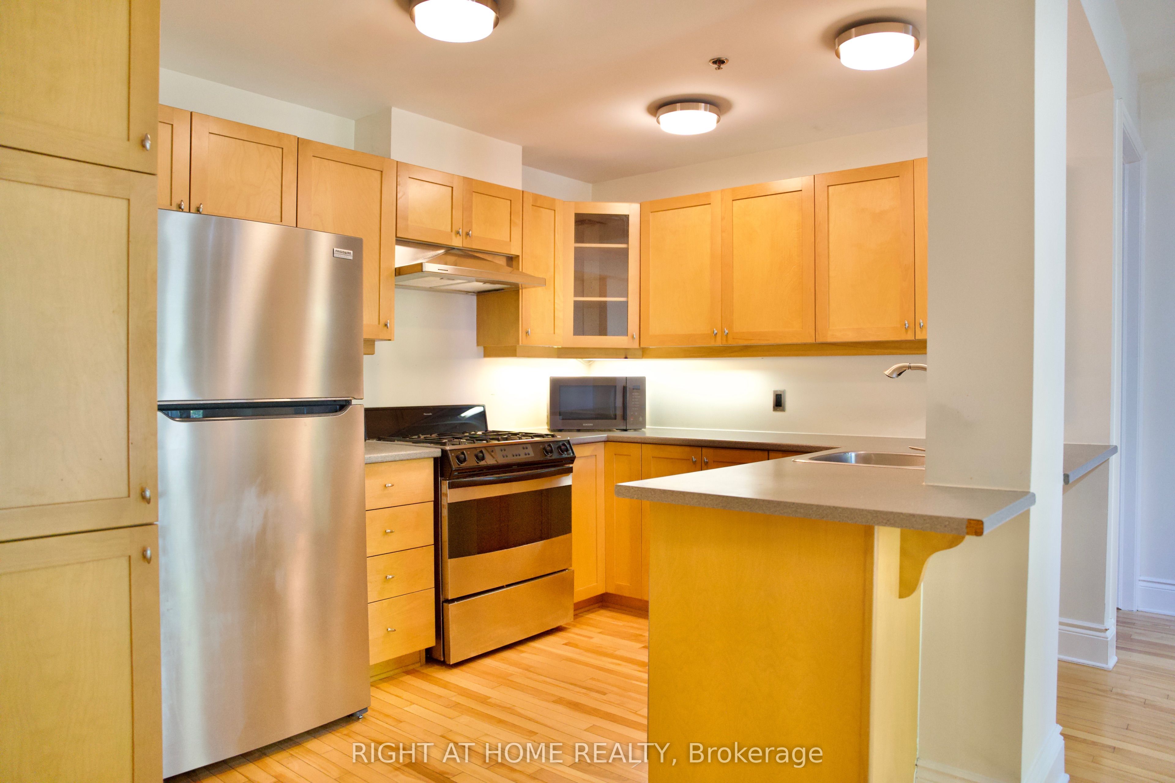 400 Mcleod Street 109 Property Photo 4