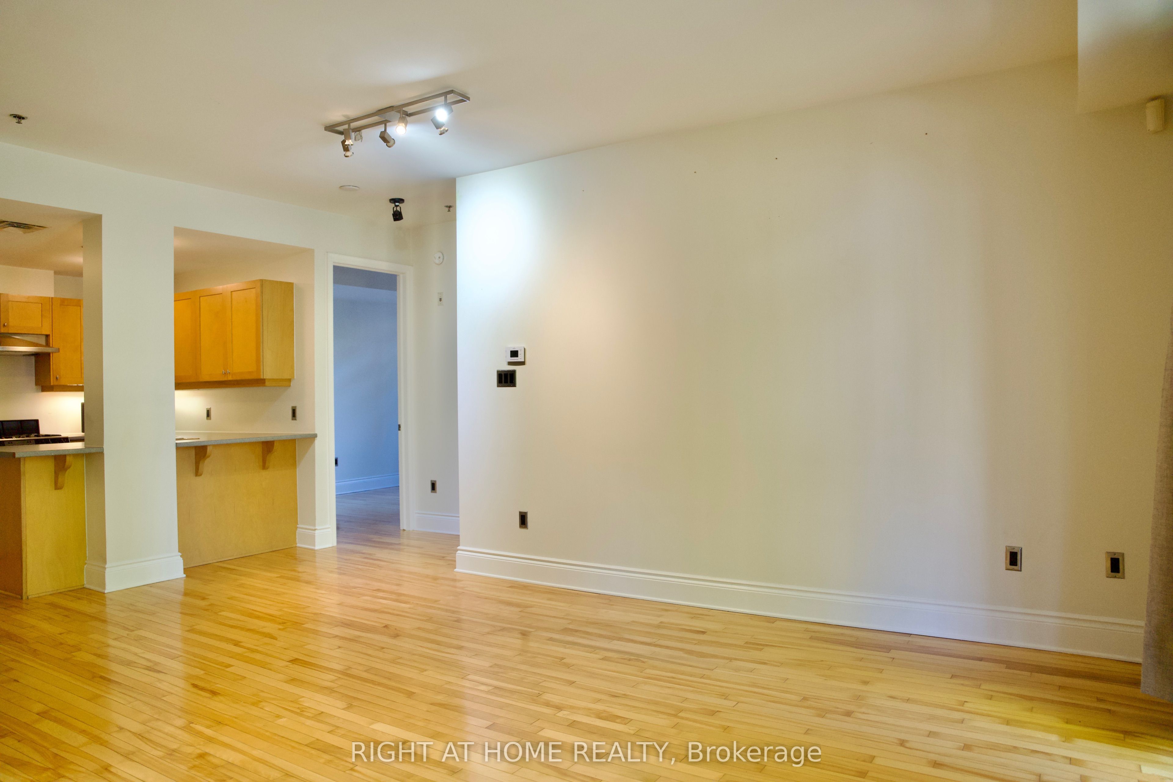 400 Mcleod Street 109 Property Photo 6
