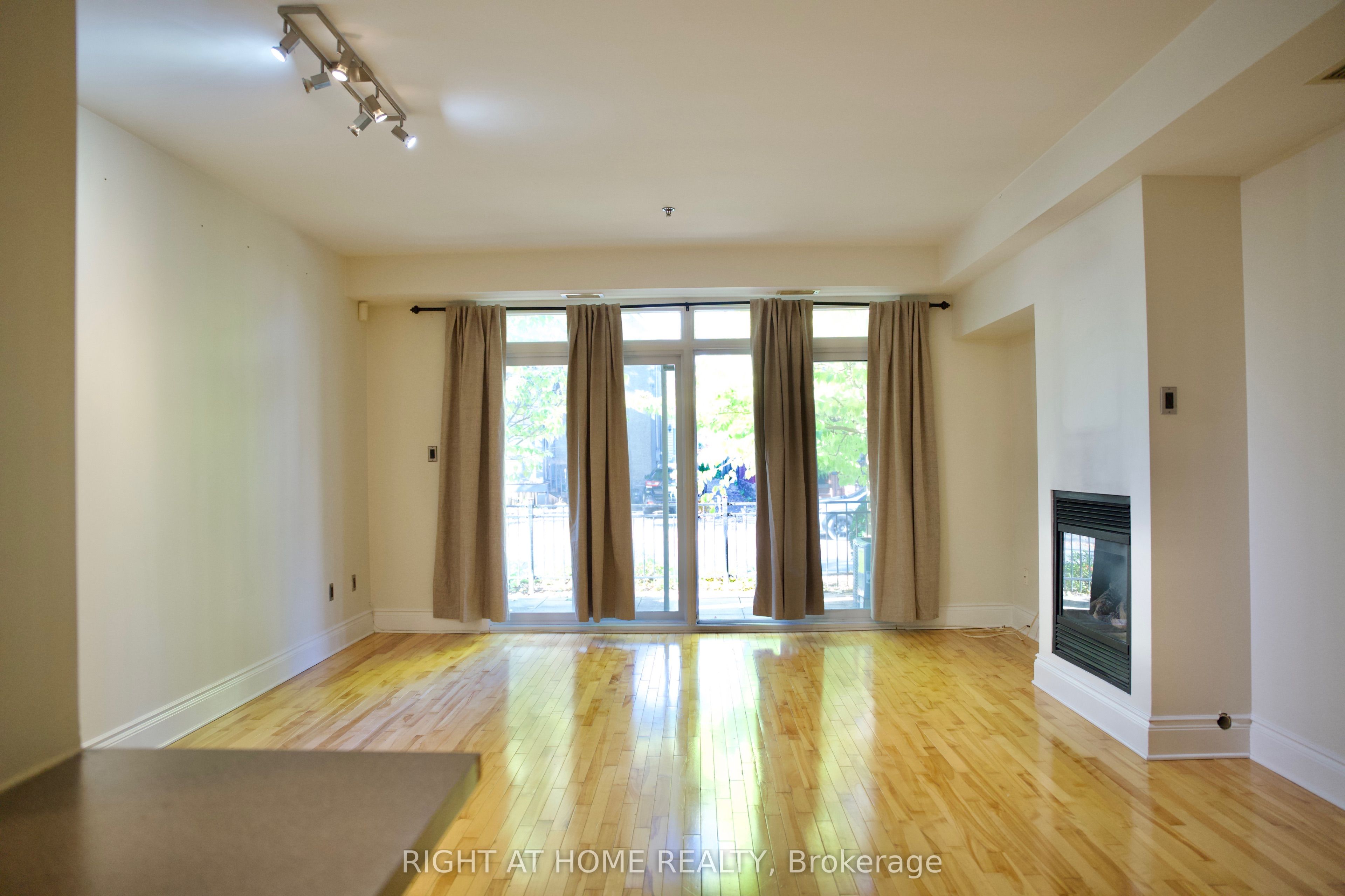 400 Mcleod Street 109 Property Photo 8