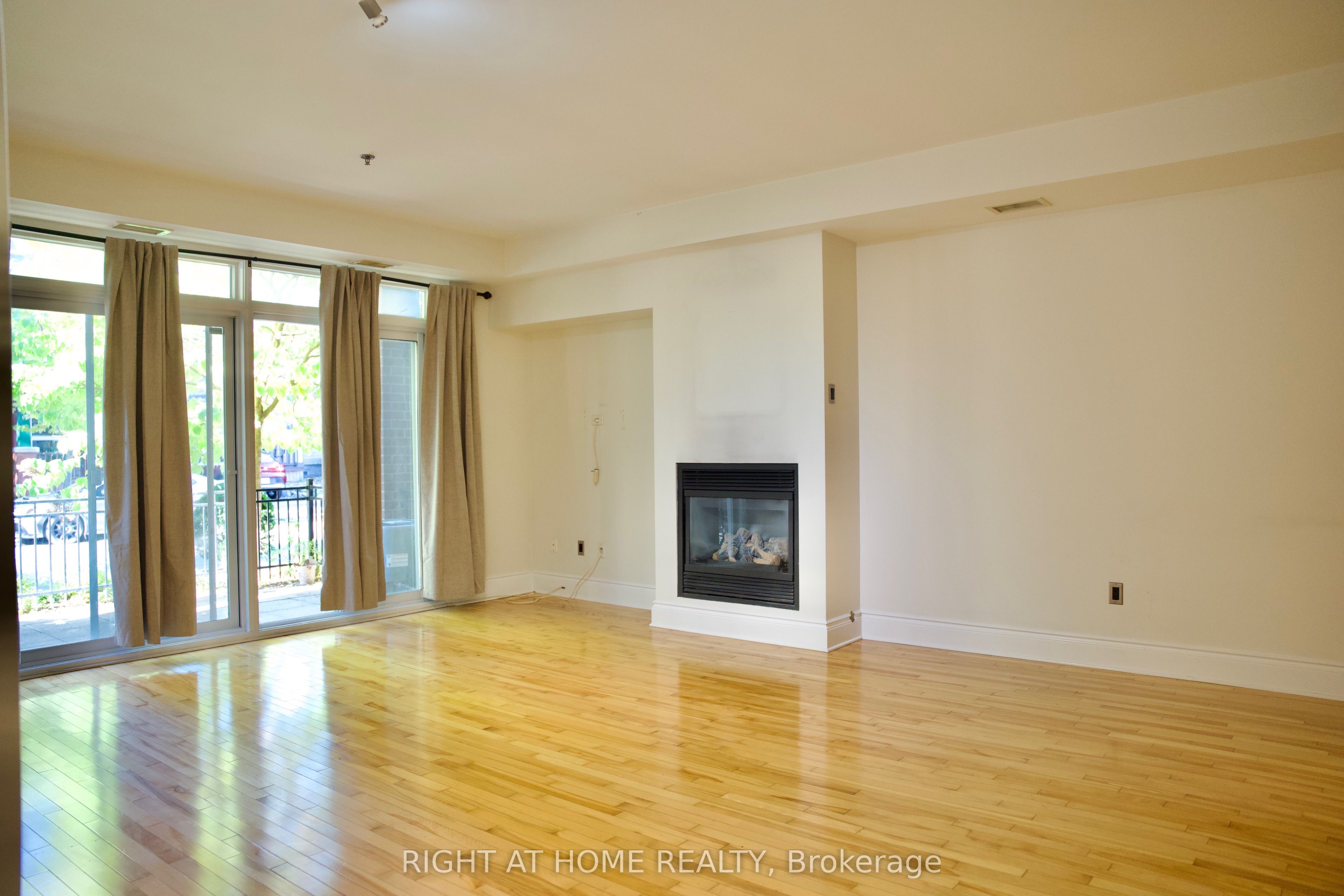 400 Mcleod Street 109 Property Photo 9