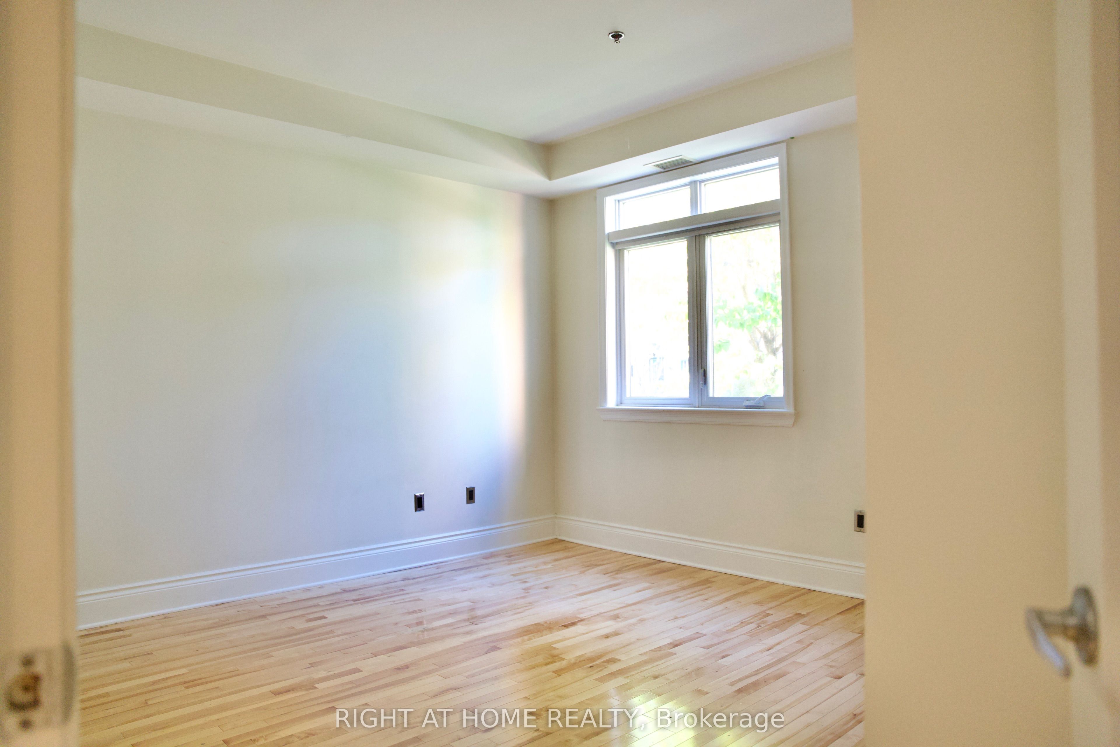 400 Mcleod Street 109 Property Photo 11