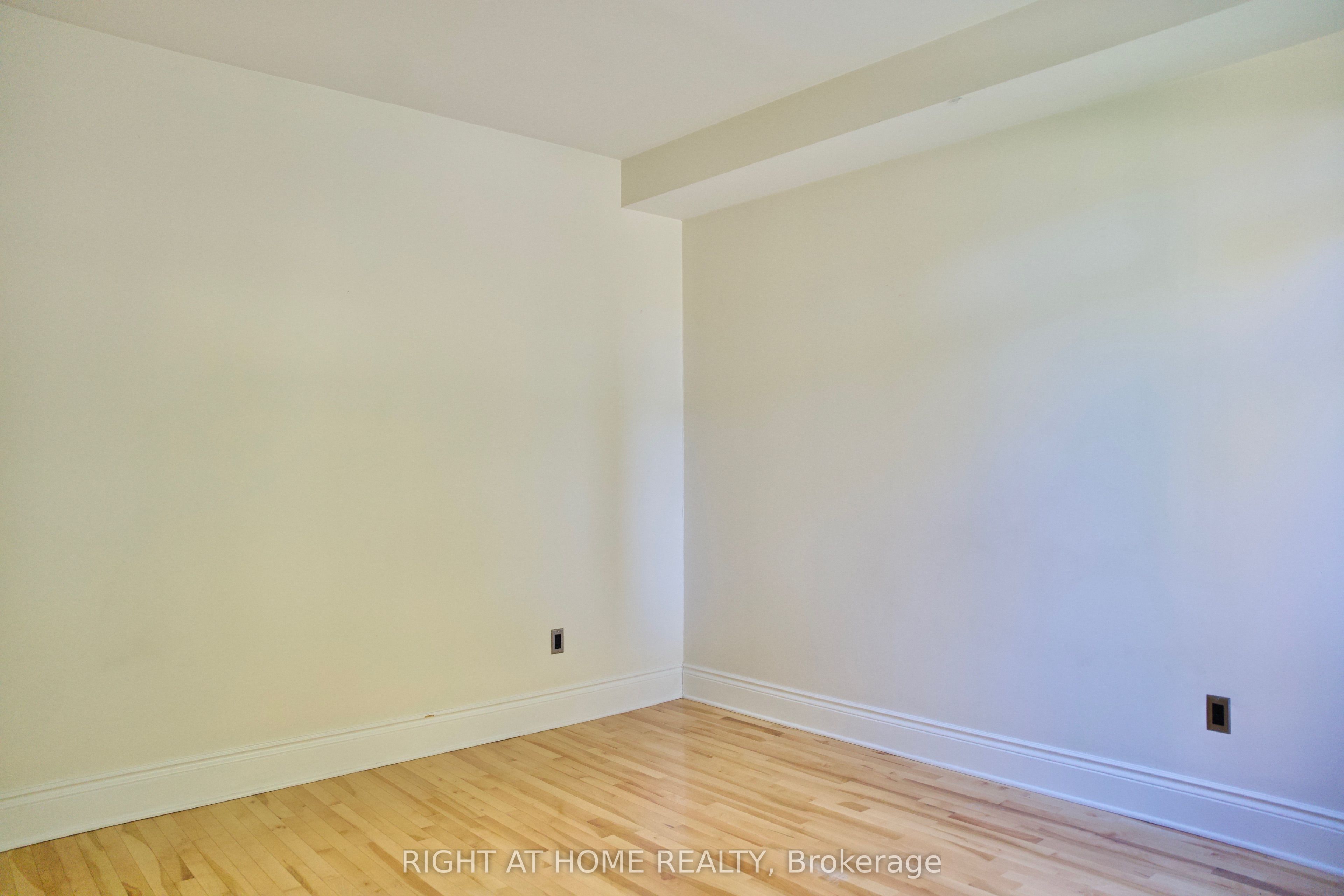 400 Mcleod Street 109 Property Photo 12