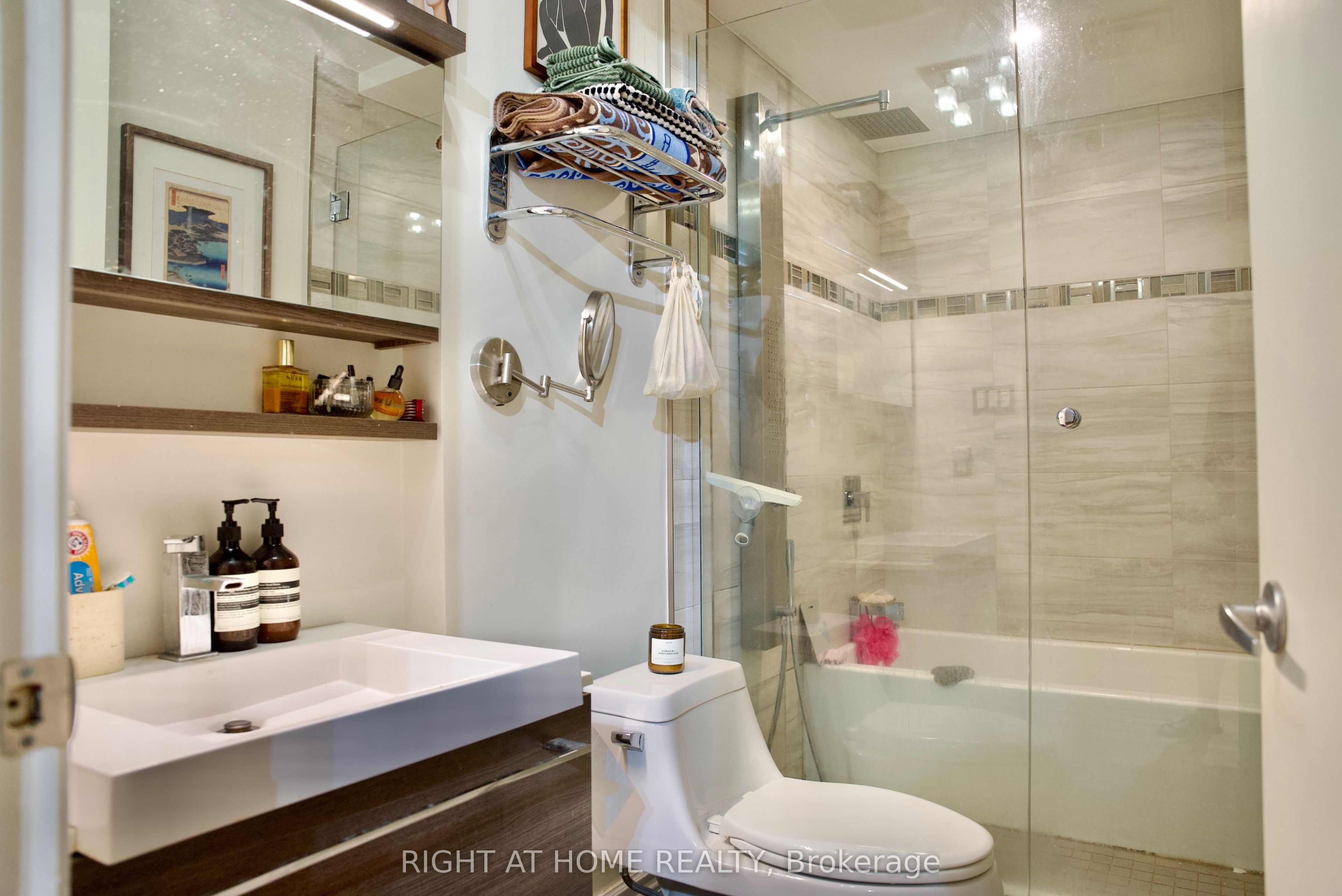 400 Mcleod Street 109 Property Photo 13