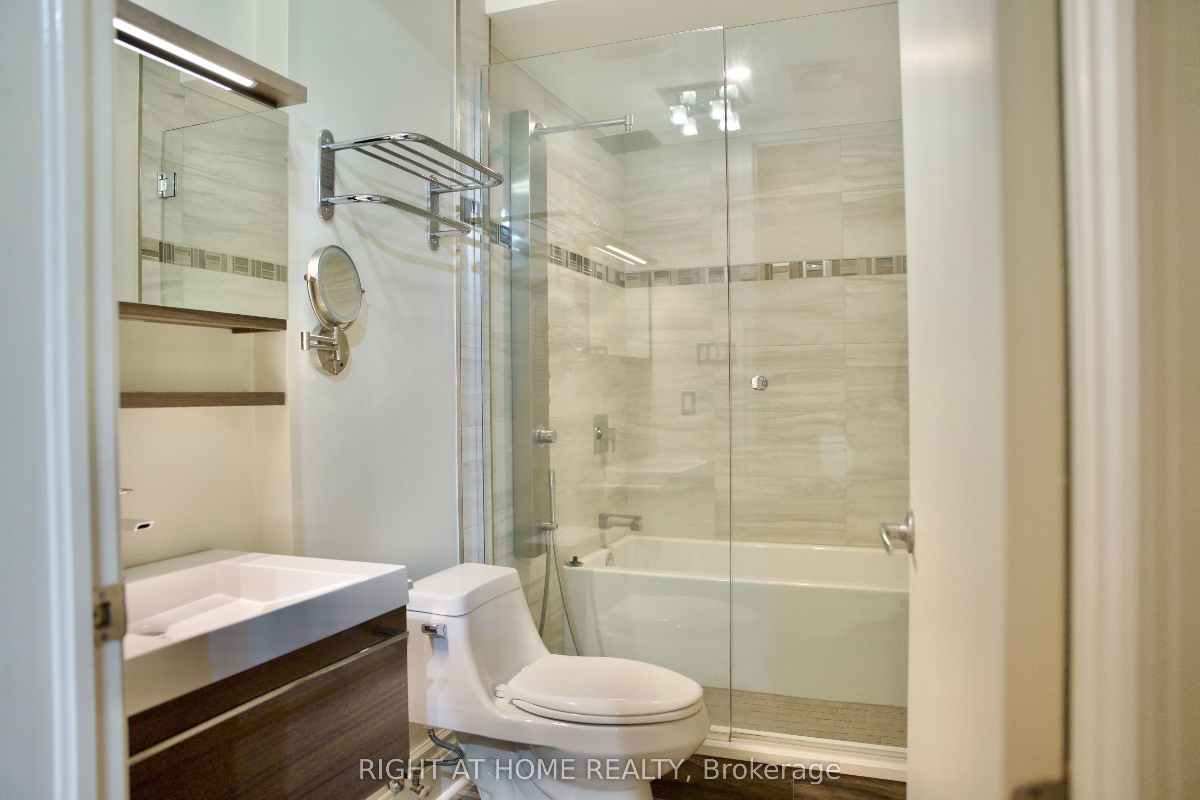 400 Mcleod Street 109 Property Photo 13