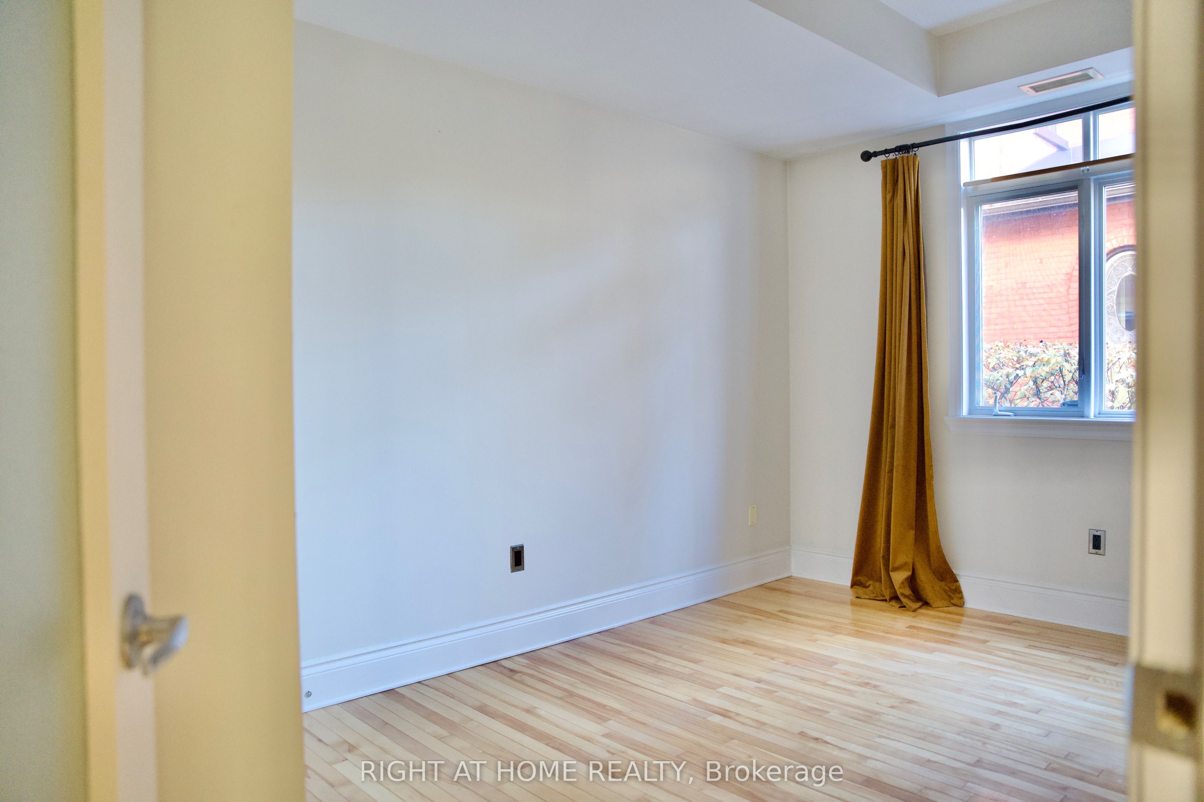 400 Mcleod Street 109 Property Photo 14