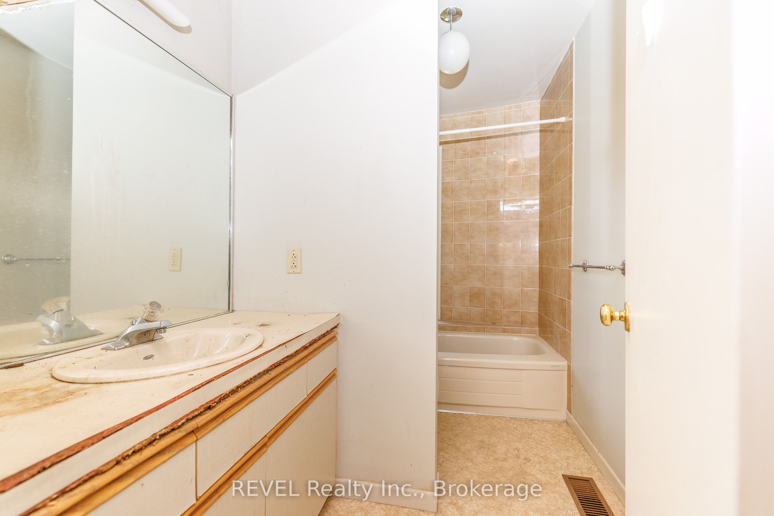 9572 Sodom Road Property Photo 14