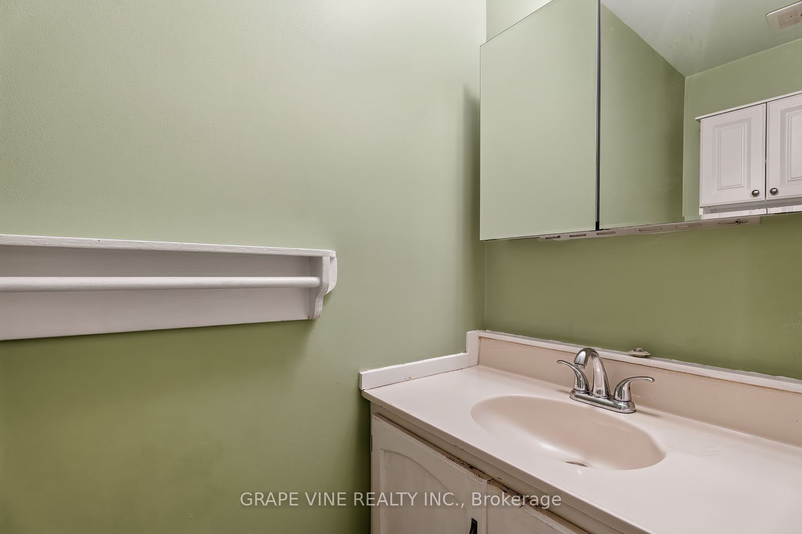 108 Fieldgate Drive Property Photo 5