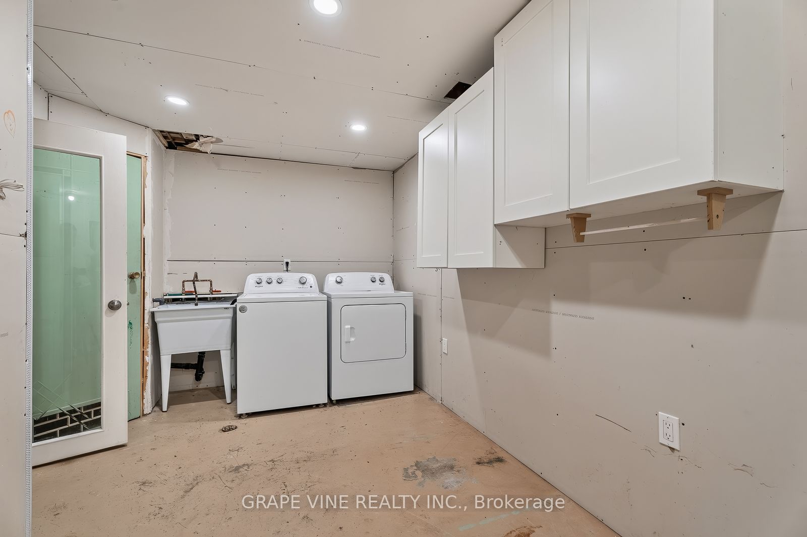 108 Fieldgate Drive Property Photo 30