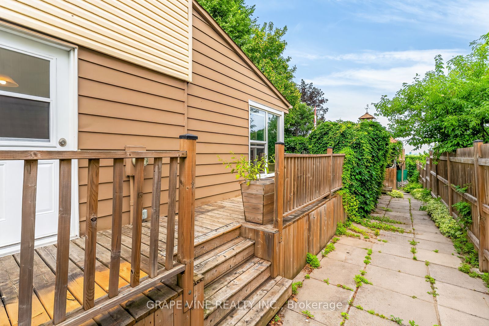 108 Fieldgate Drive Property Photo 34