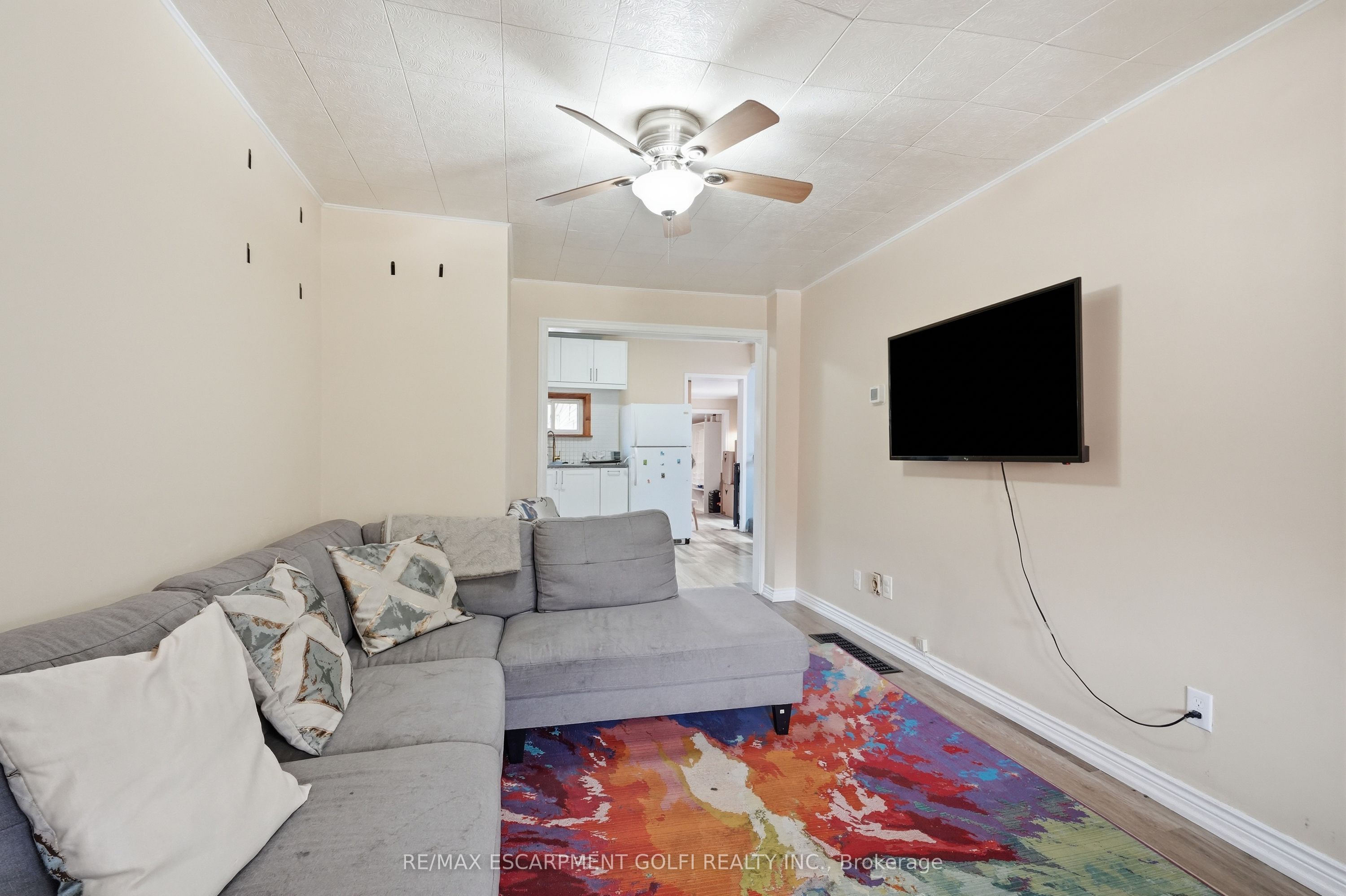 100 Chestnut Avenue Property Photo 7