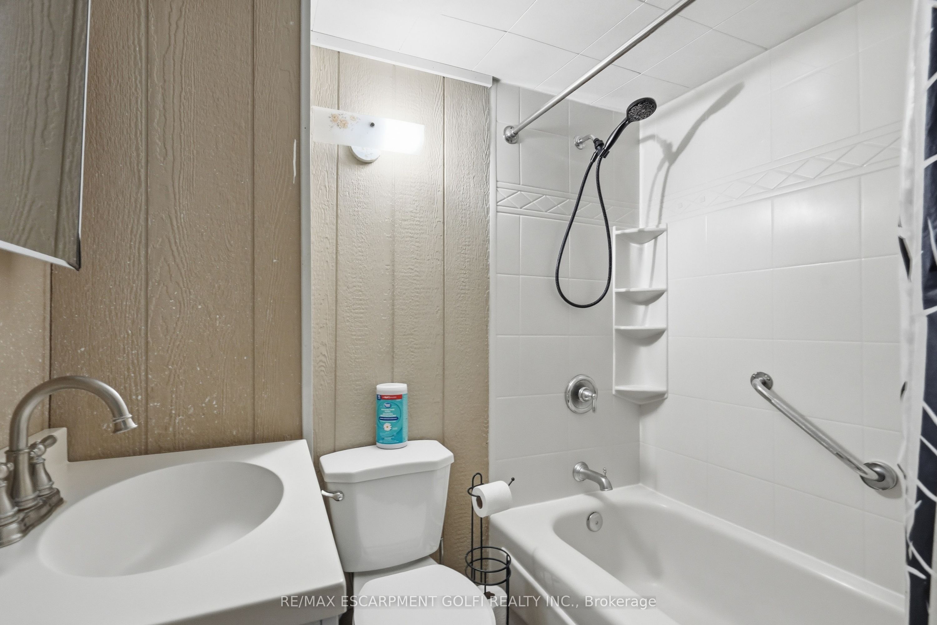 100 Chestnut Avenue Property Photo 12