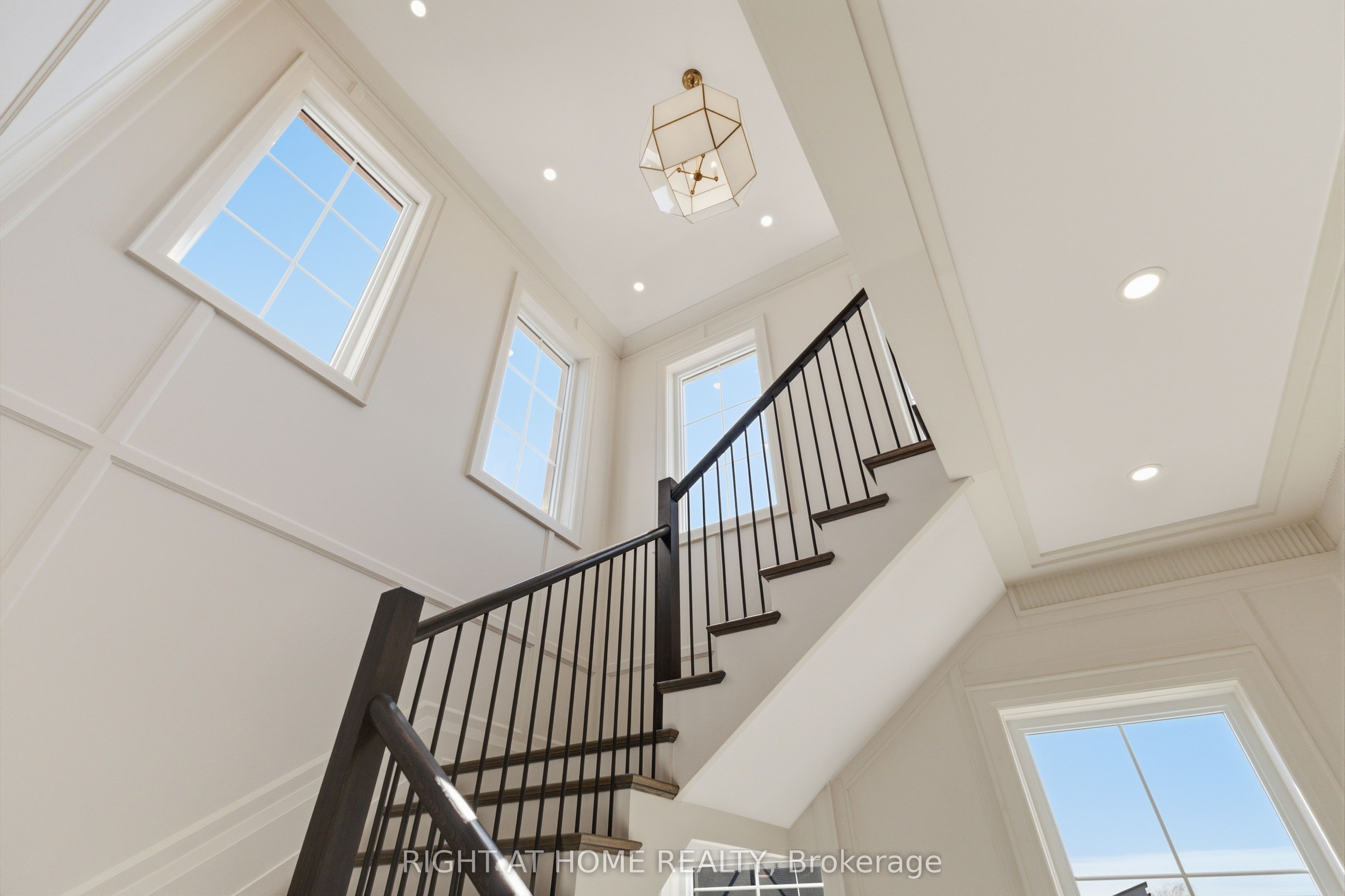 326 Manhattan Drive Property Photo 9