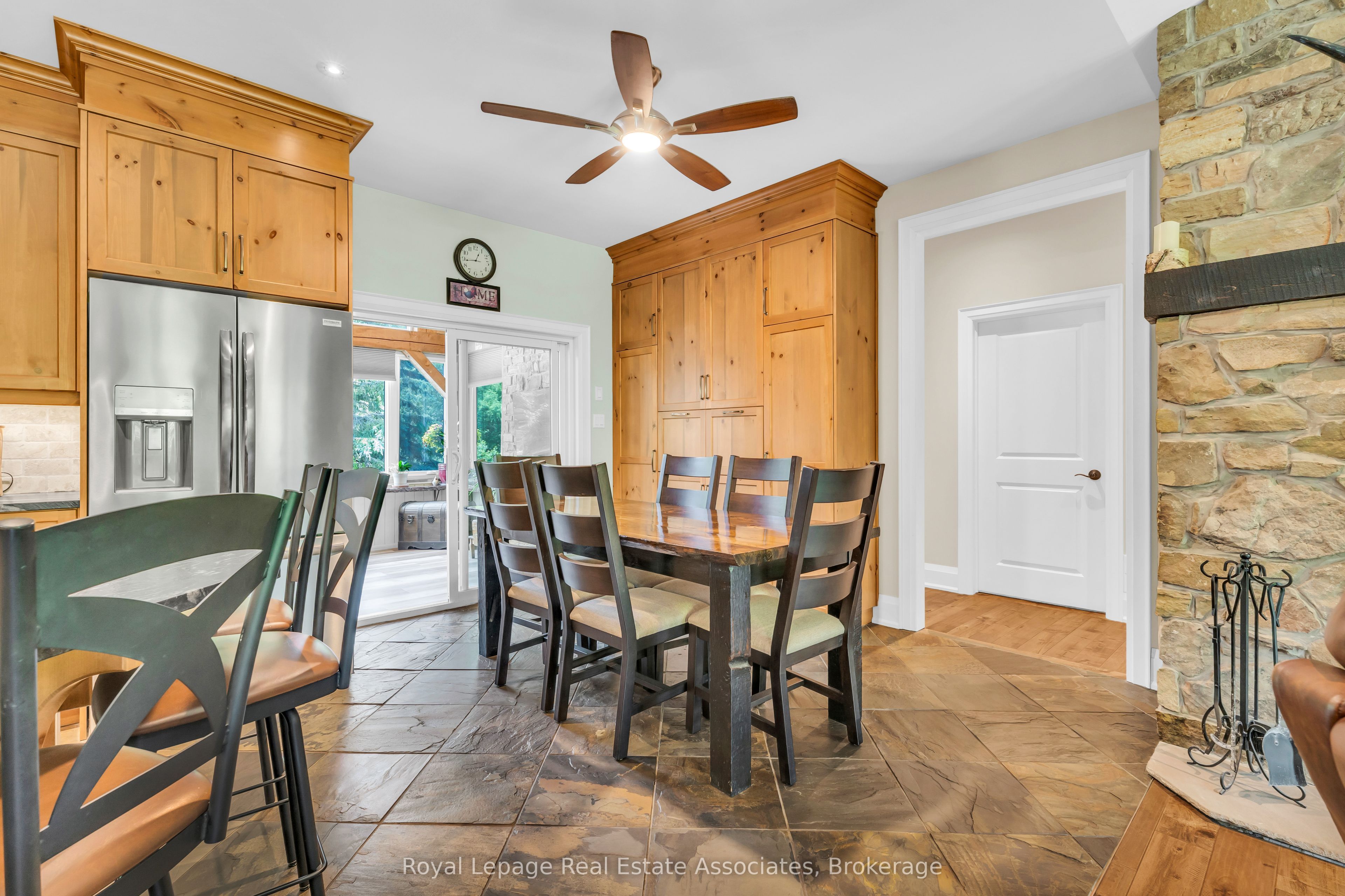 5594 First Line Property Photo 14