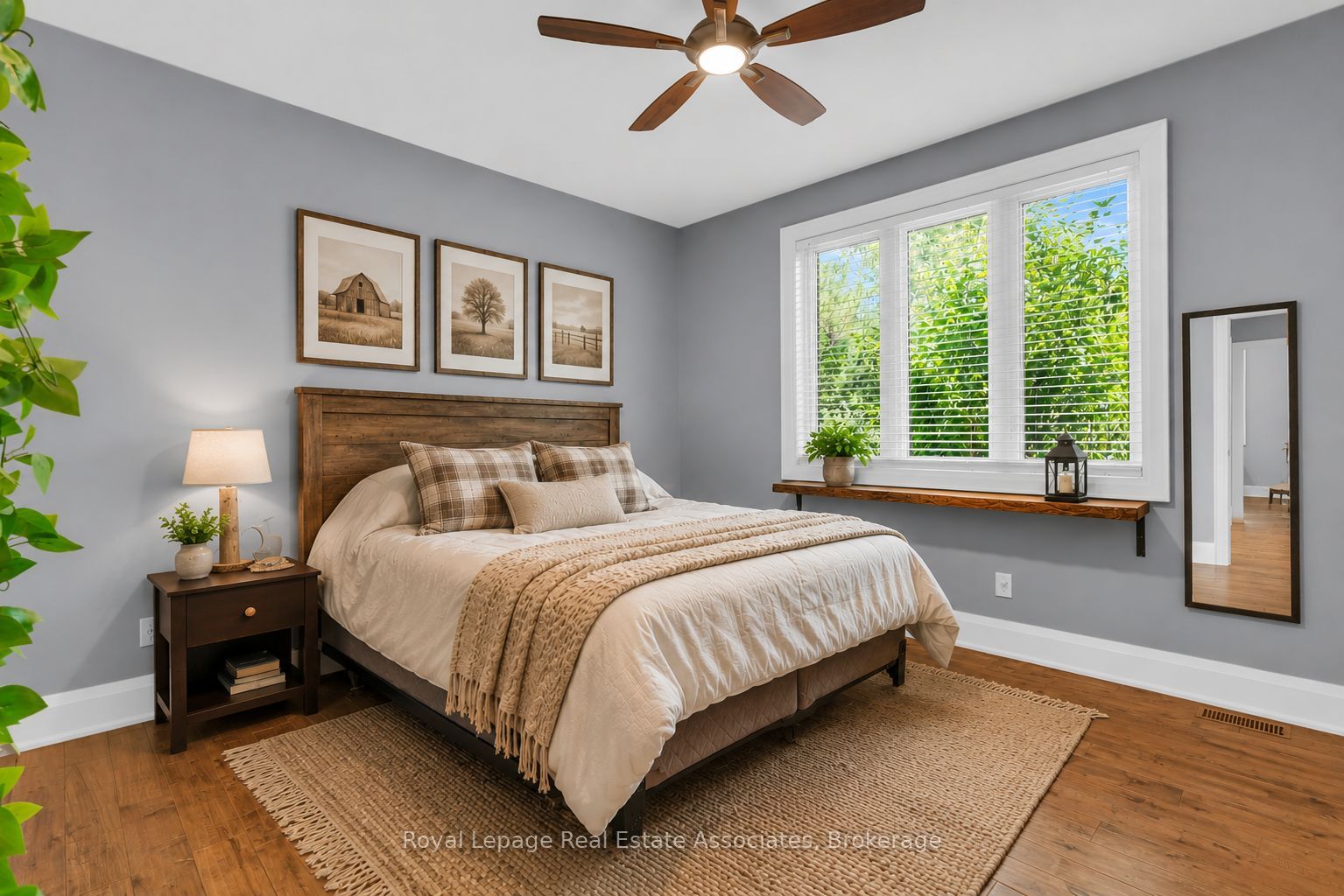 5594 First Line Property Photo 19
