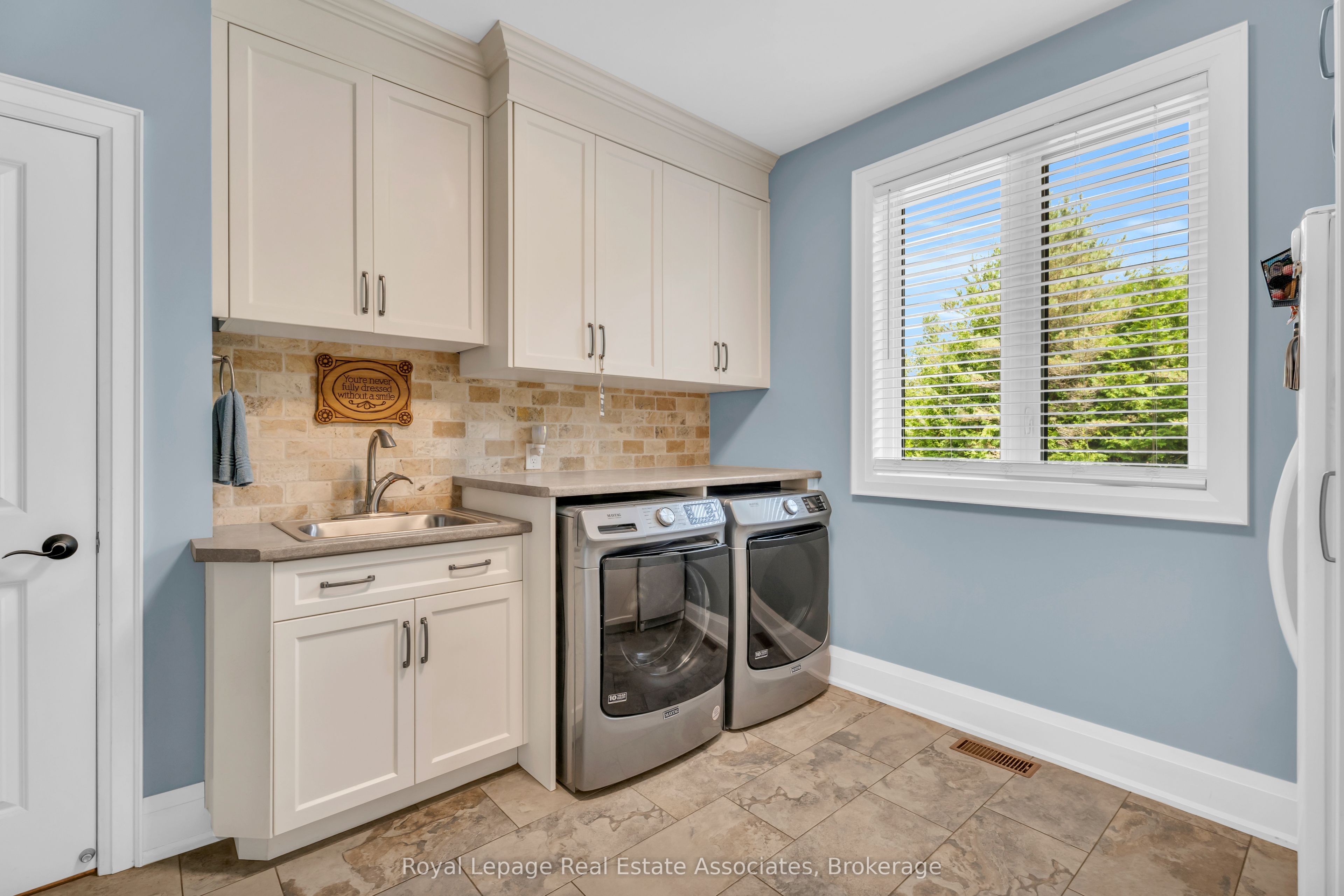 5594 First Line Property Photo 25