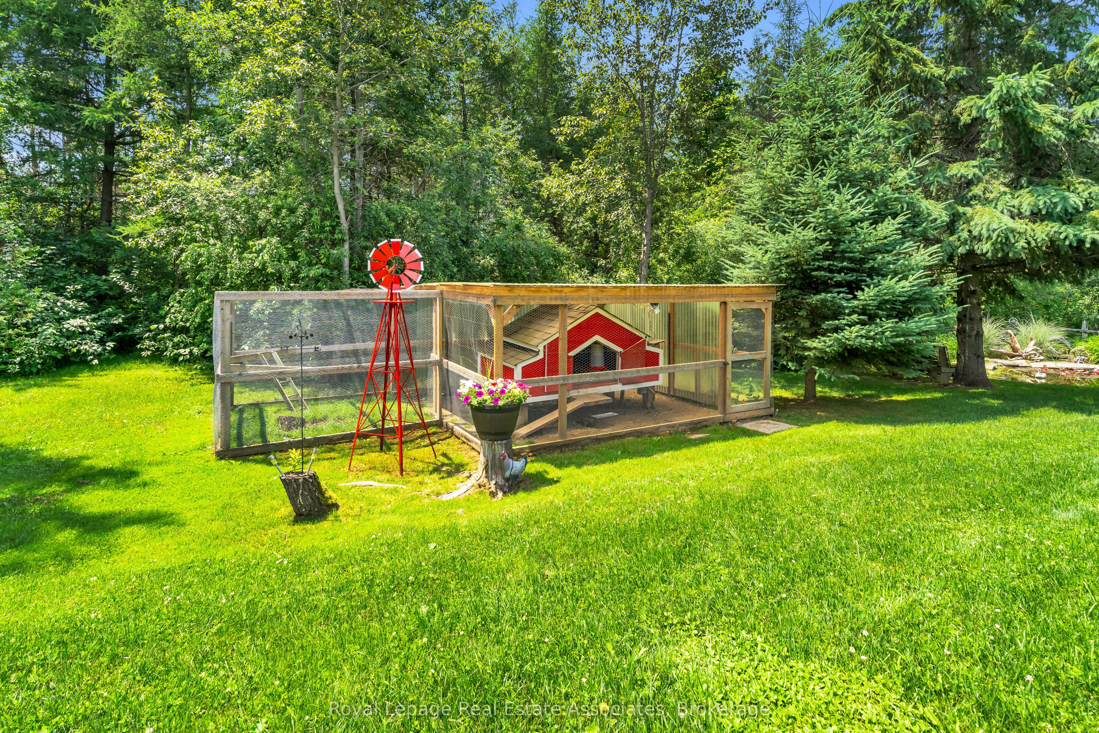 5594 First Line Property Photo 38