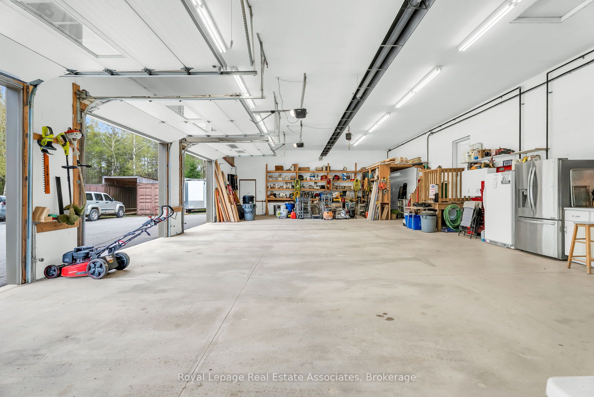 5594 First Line Property Photo 45