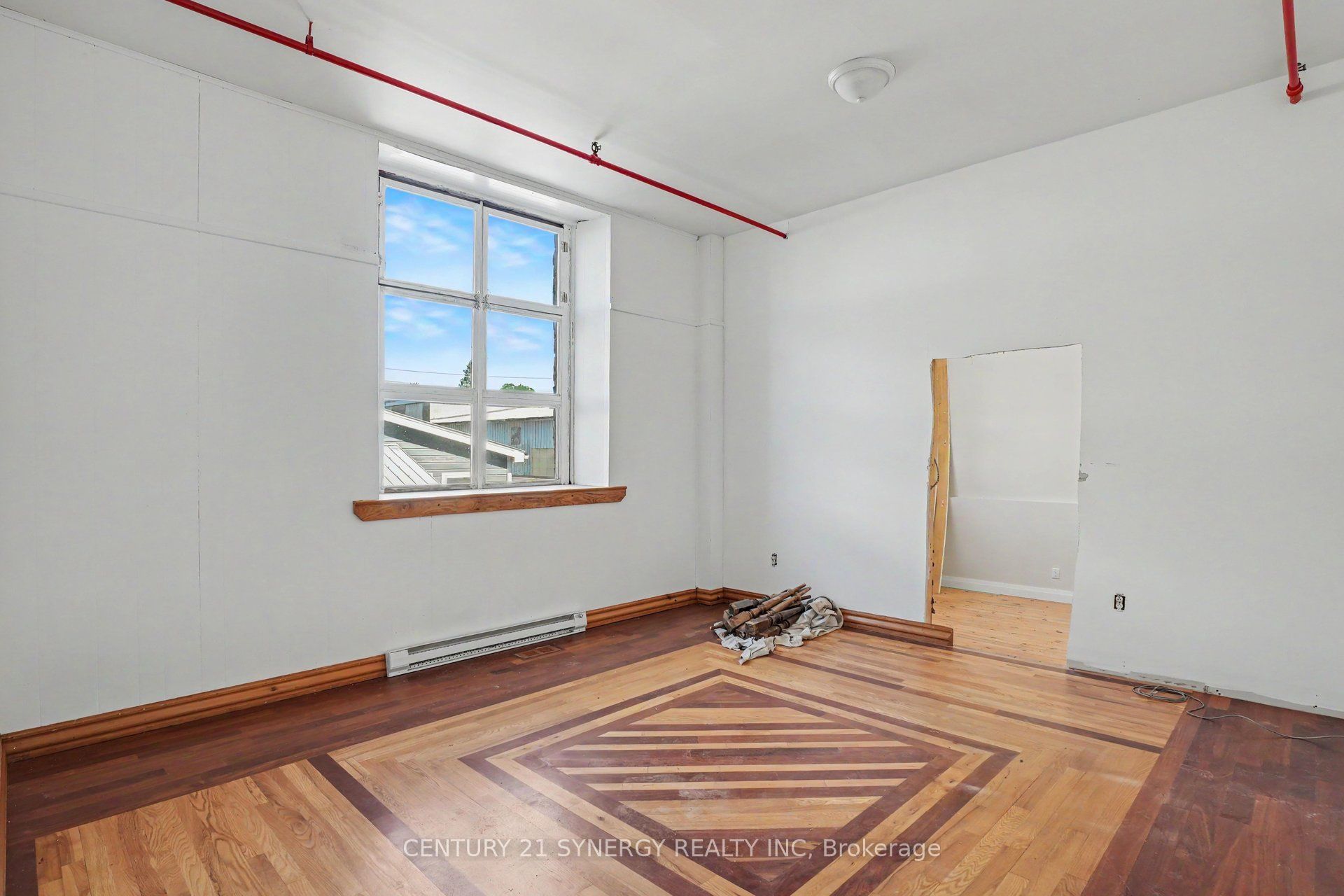 38 Main Street E Property Photo 15