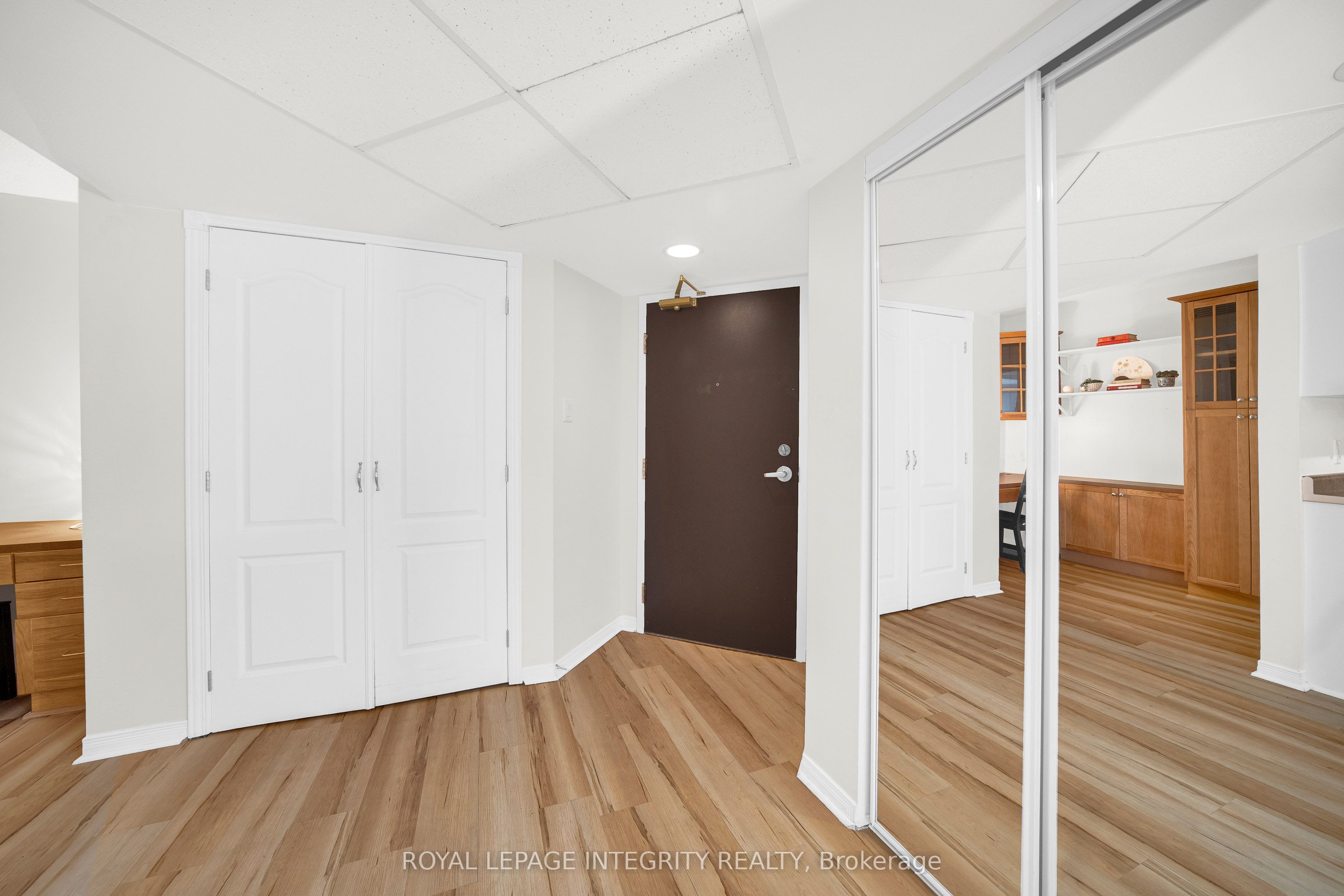 310 Central Park Drive 3m Property Photo 3