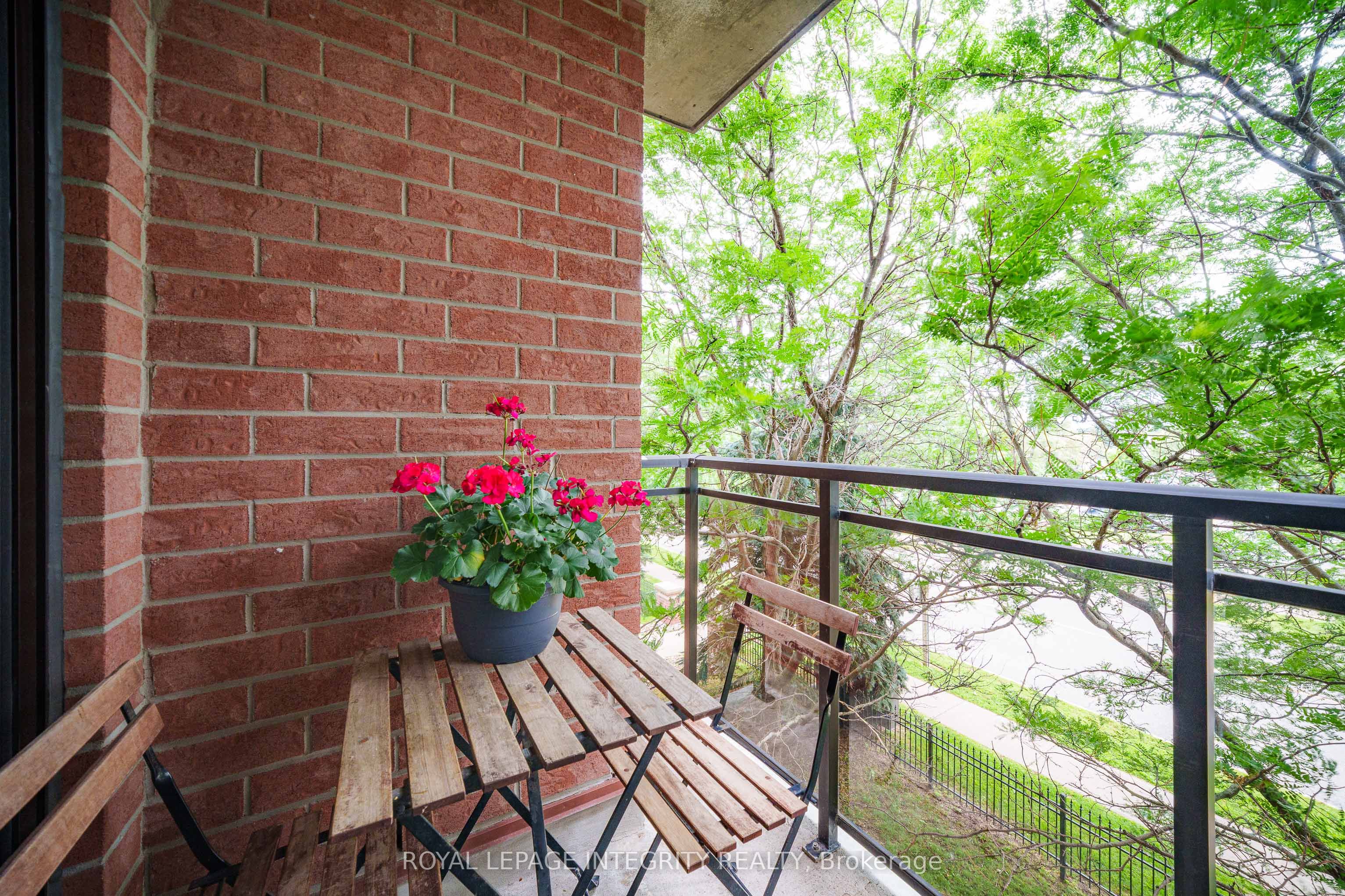 310 Central Park Drive 3m Property Photo 11