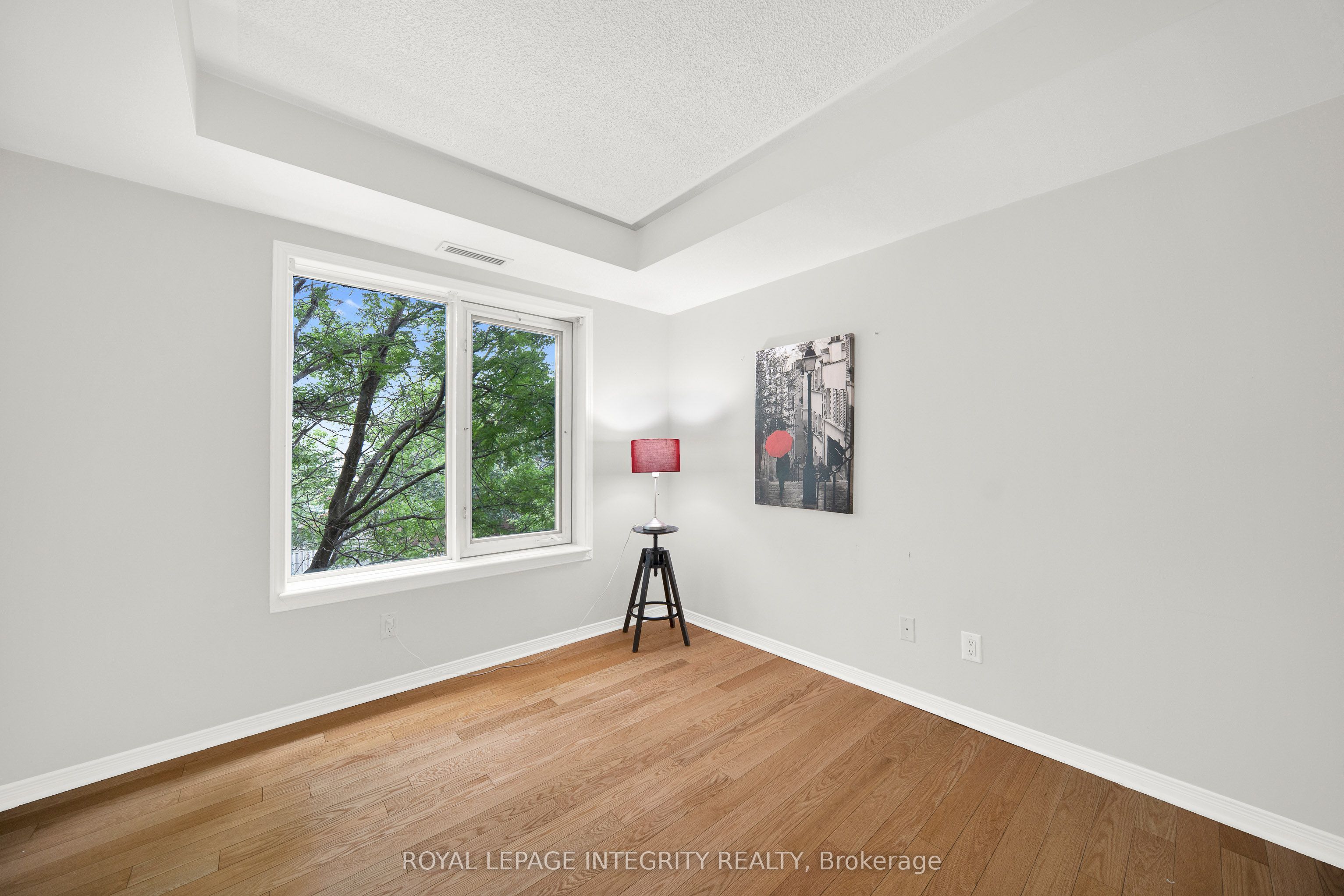 310 Central Park Drive 3m Property Photo 20