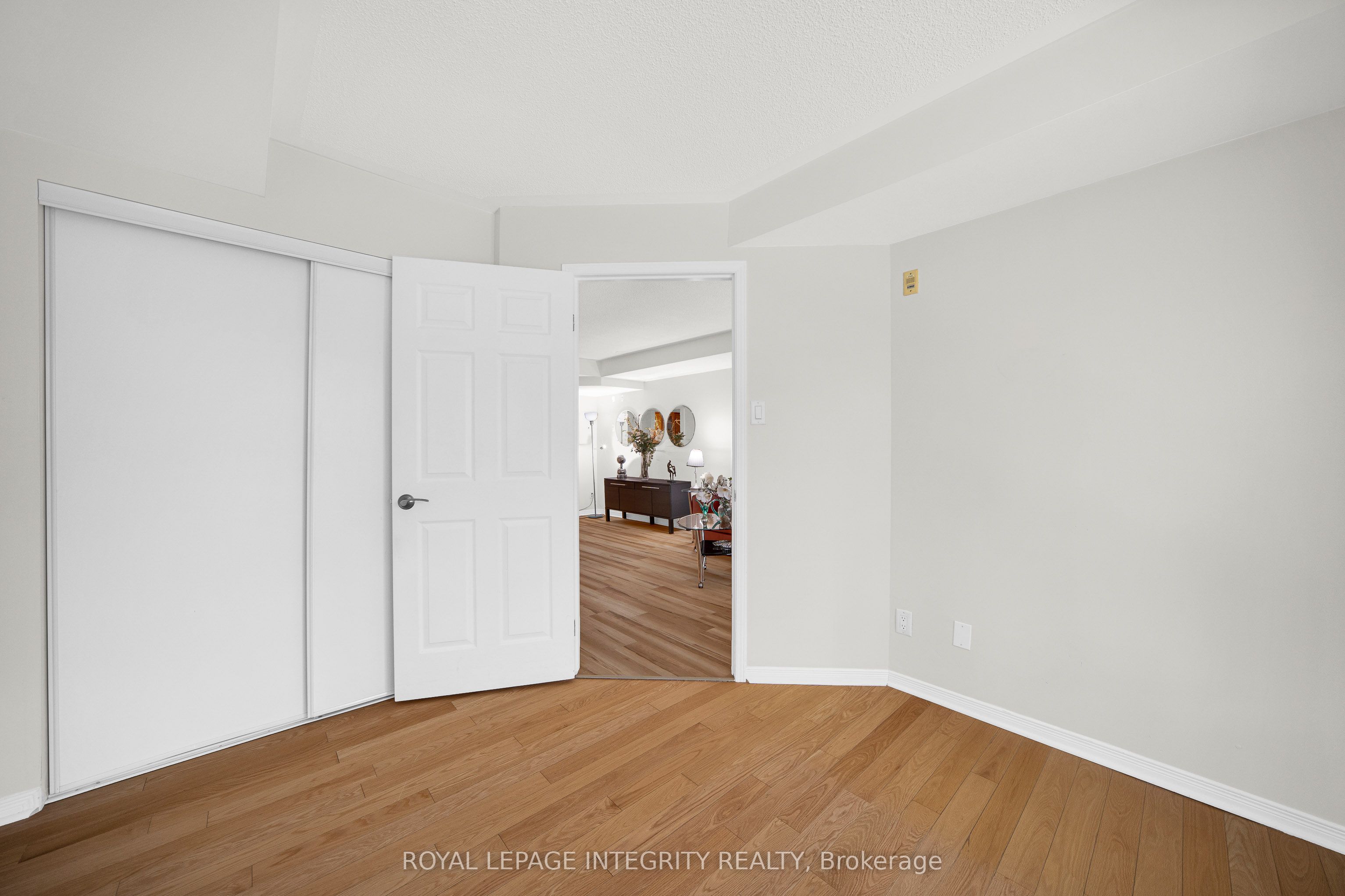 310 Central Park Drive 3m Property Photo 23