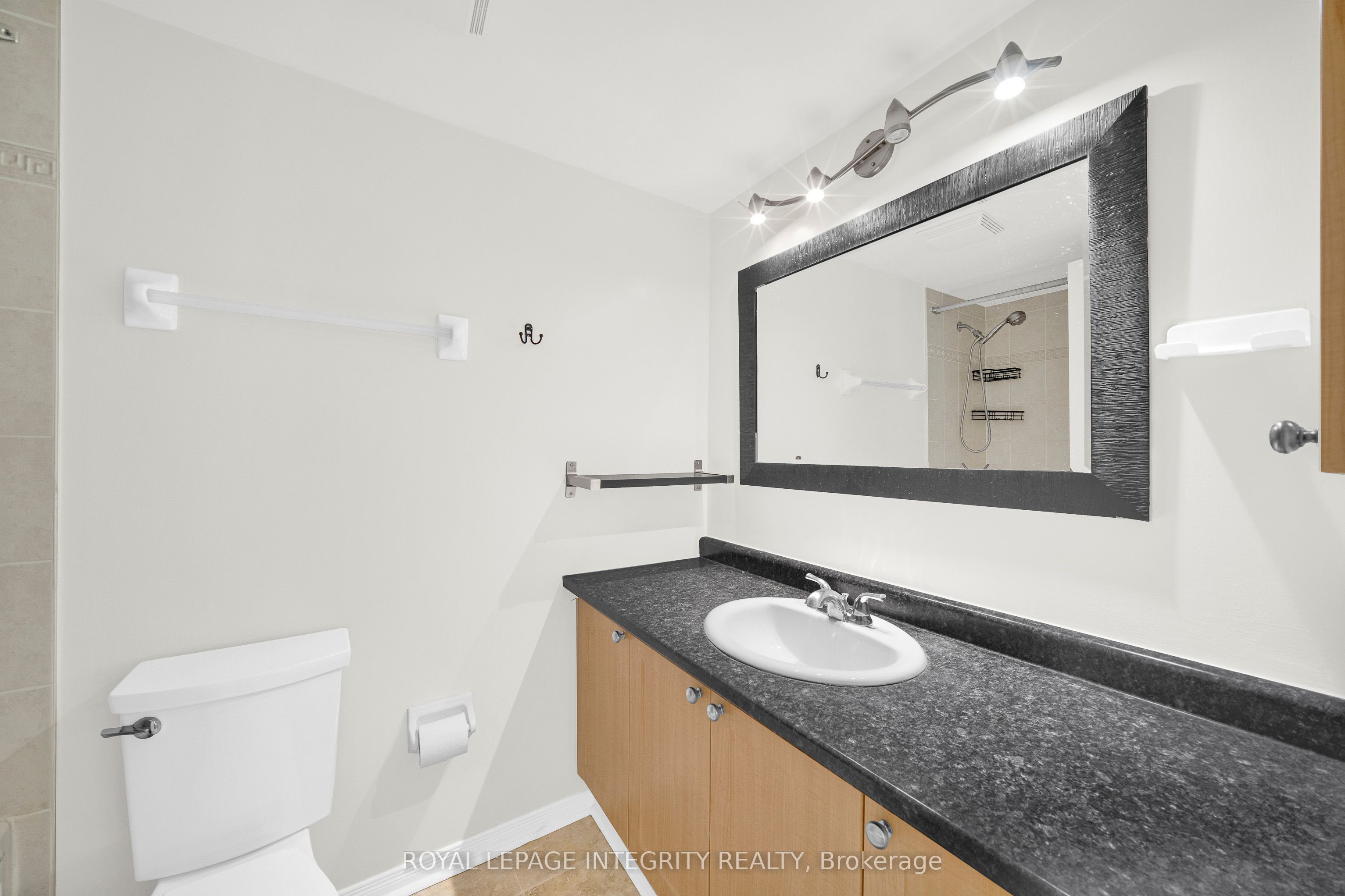 310 Central Park Drive 3m Property Photo 25