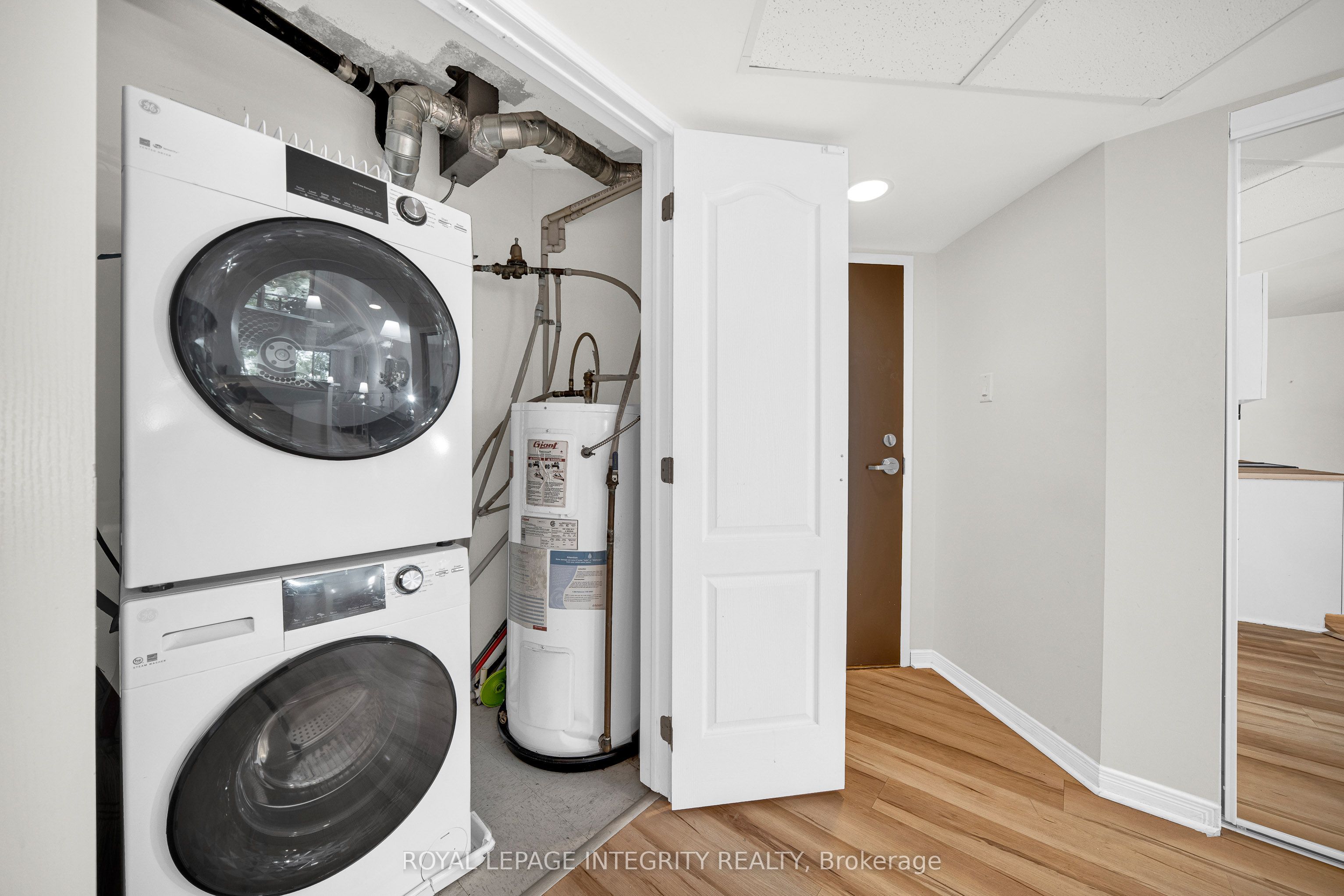310 Central Park Drive 3m Property Photo 27