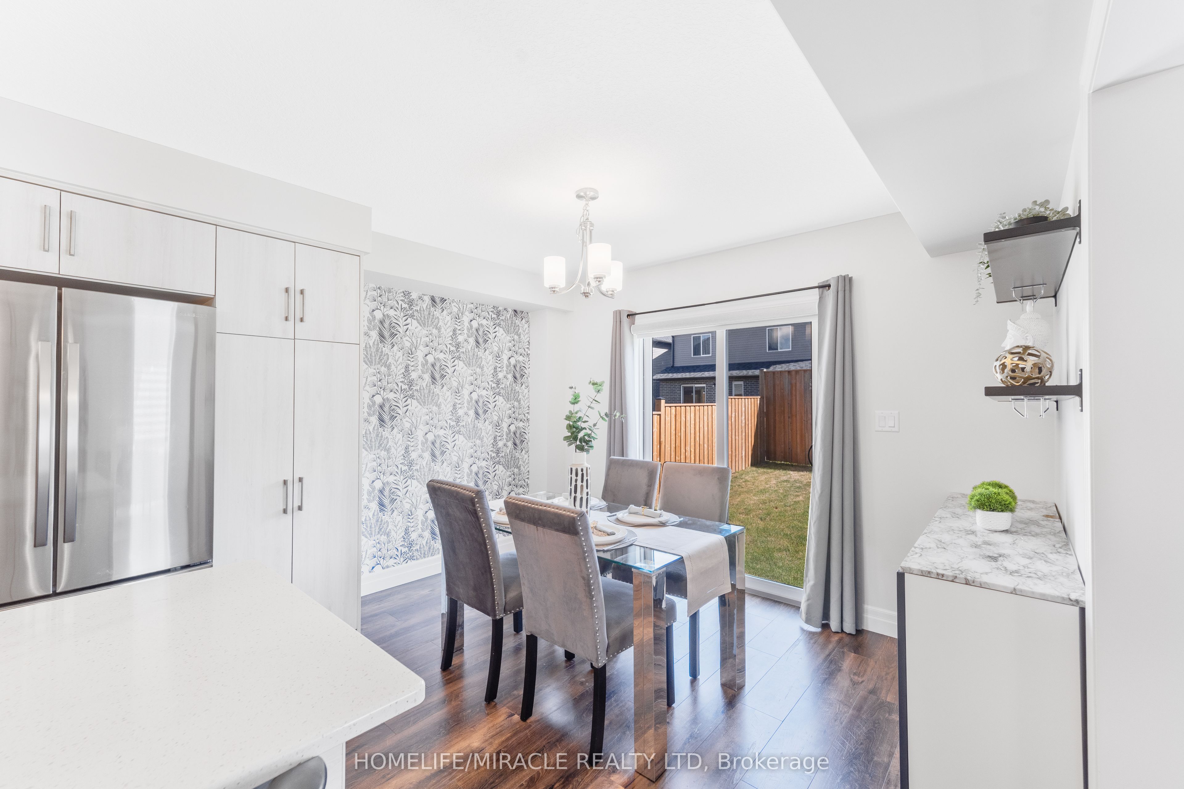 53 Robertson Drive Property Photo 9