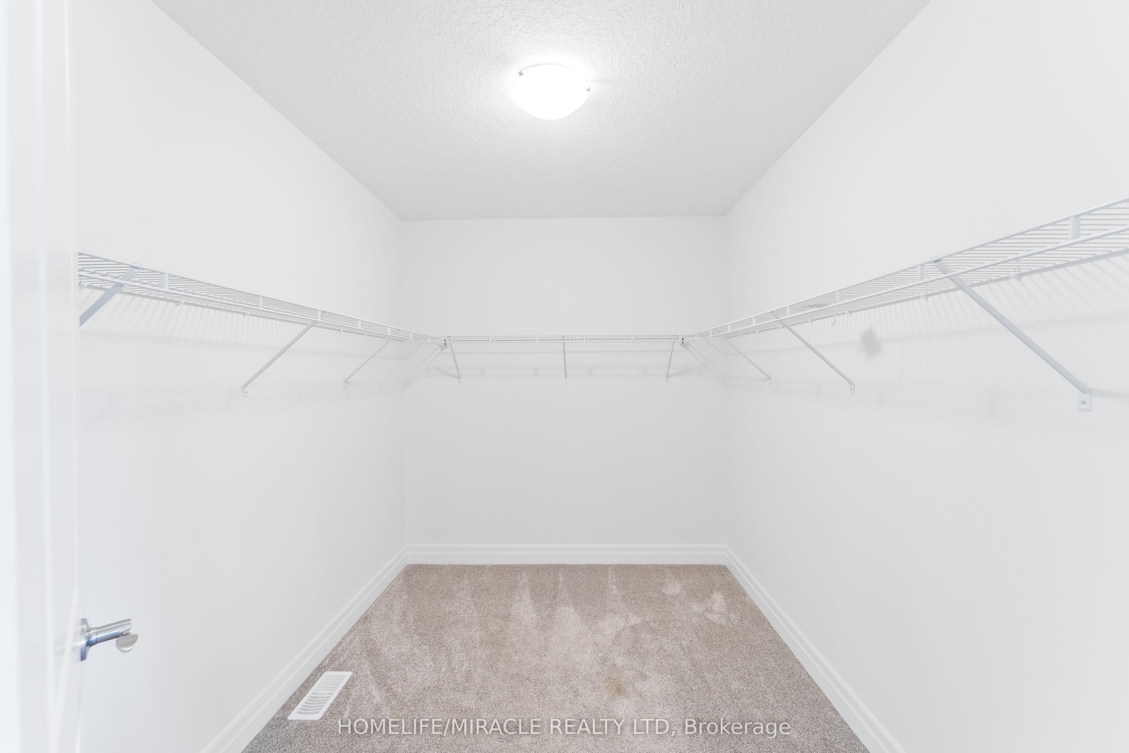 53 Robertson Drive Property Photo 27