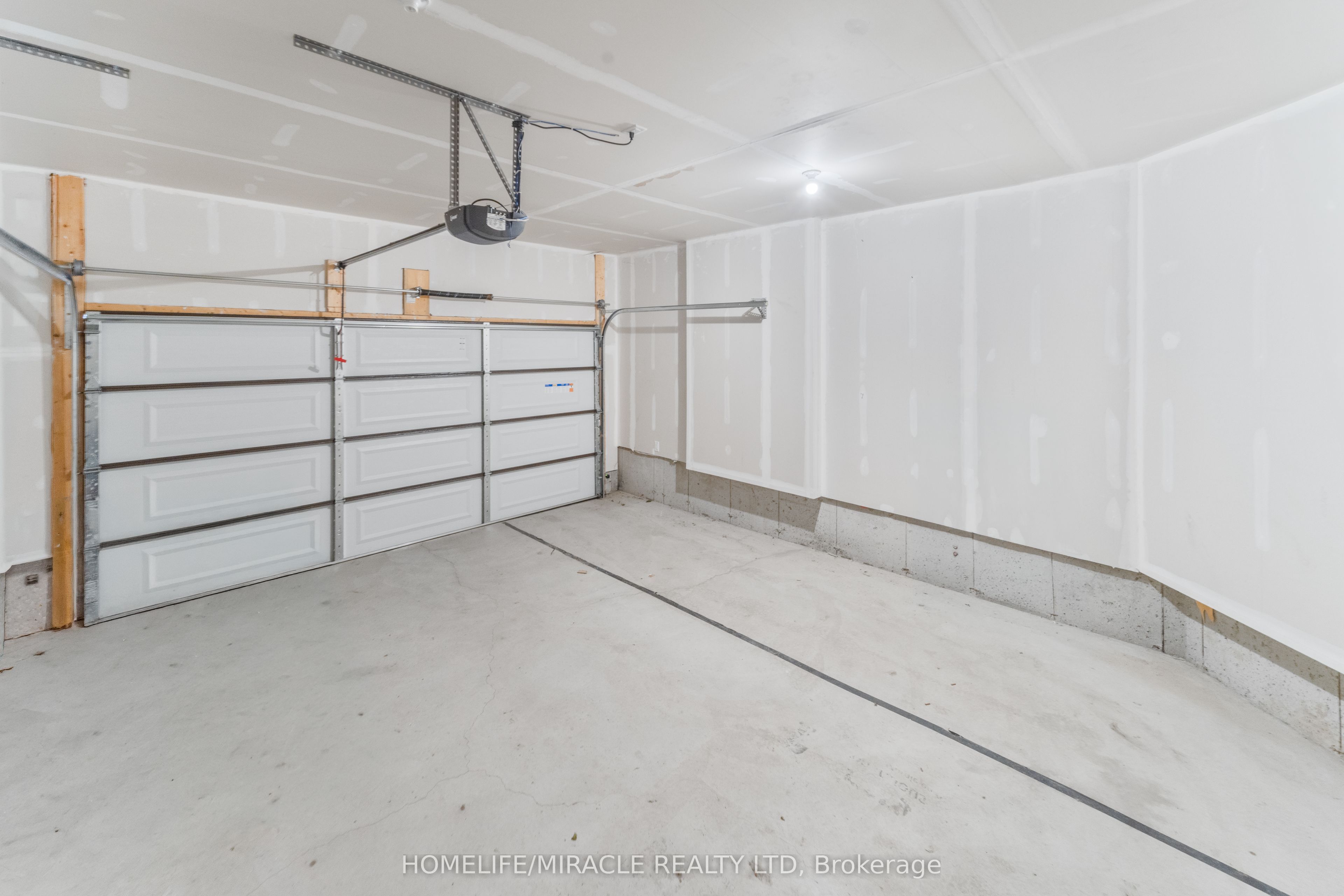 53 Robertson Drive Property Photo 32