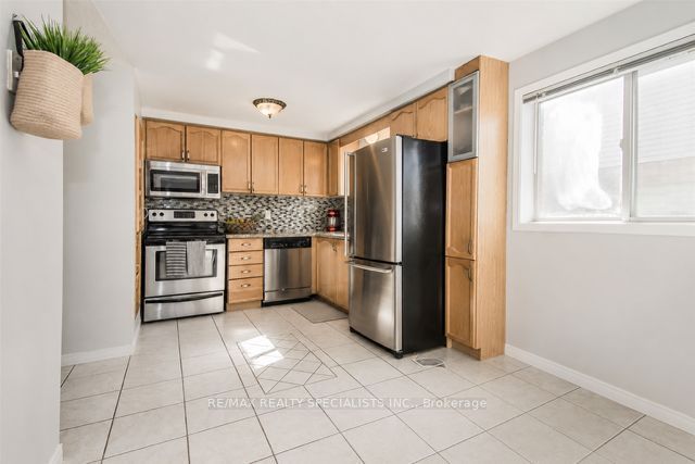 110 Steeles Crescent Property Photo 1