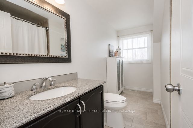 110 Steeles Crescent Property Photo 6