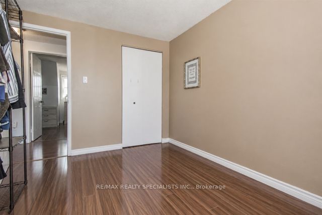 110 Steeles Crescent Property Photo 9