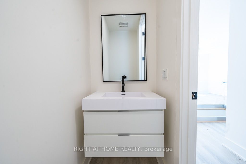 161 Everett Common Property Photo 11