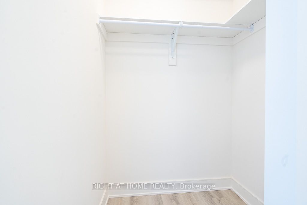 161 Everett Common Property Photo 23