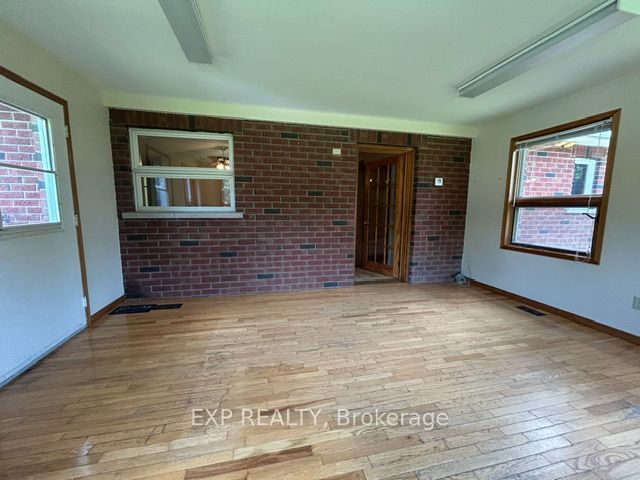 9327 Cooper Hill Road Property Photo 11
