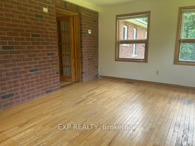9327 Cooper Hill Road Property Photo 12